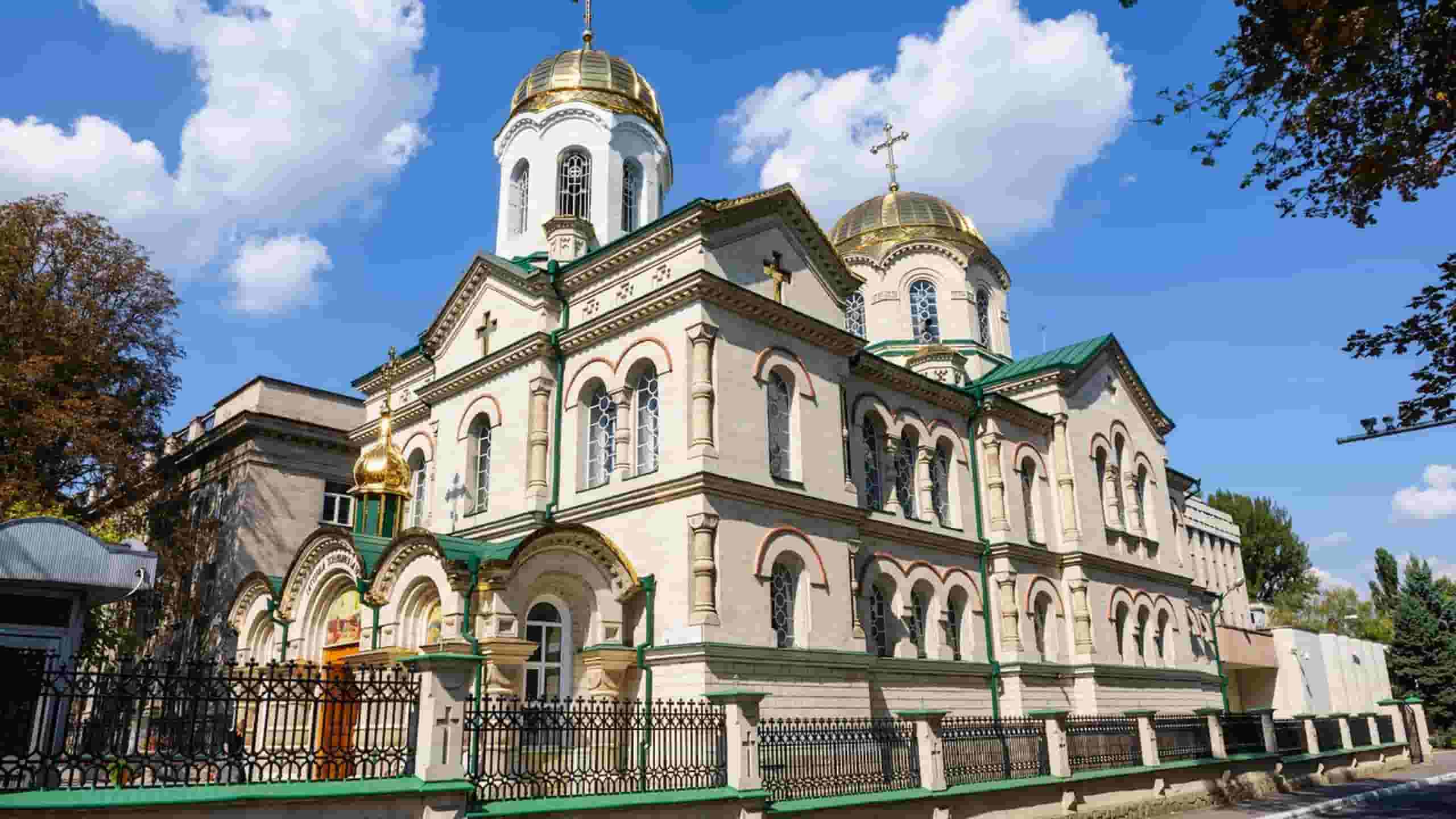 Book flights from Dubai to Moldova