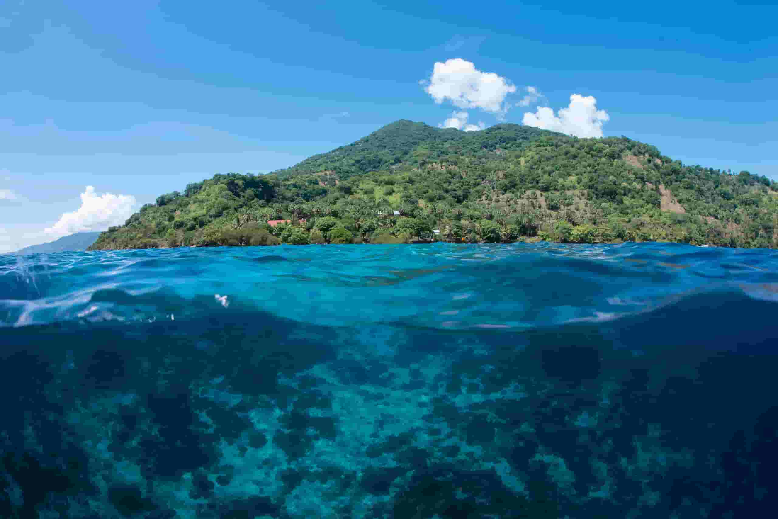 Pronađite jeftine letove to Alor Island