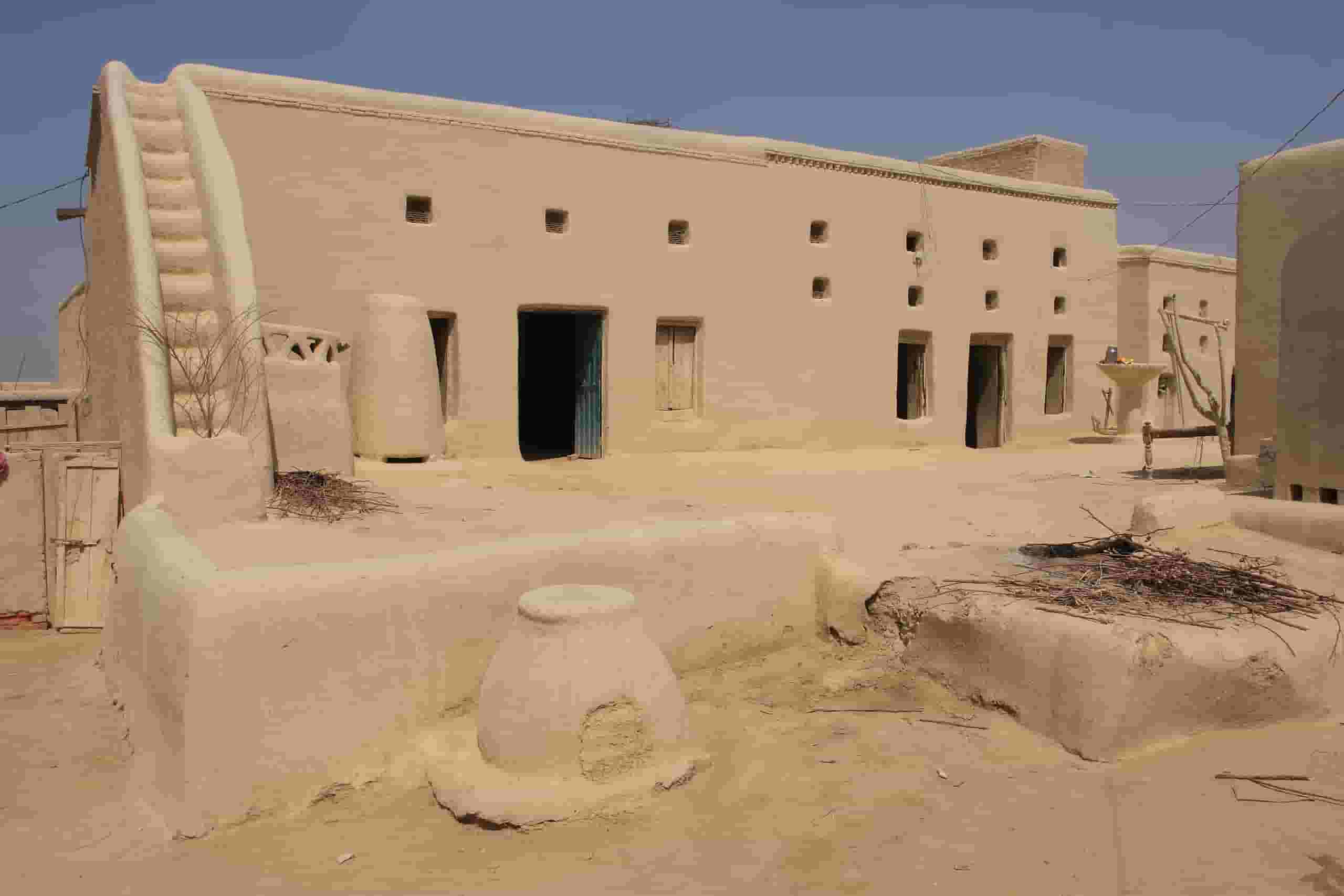 Trova voli economici to Bhuj