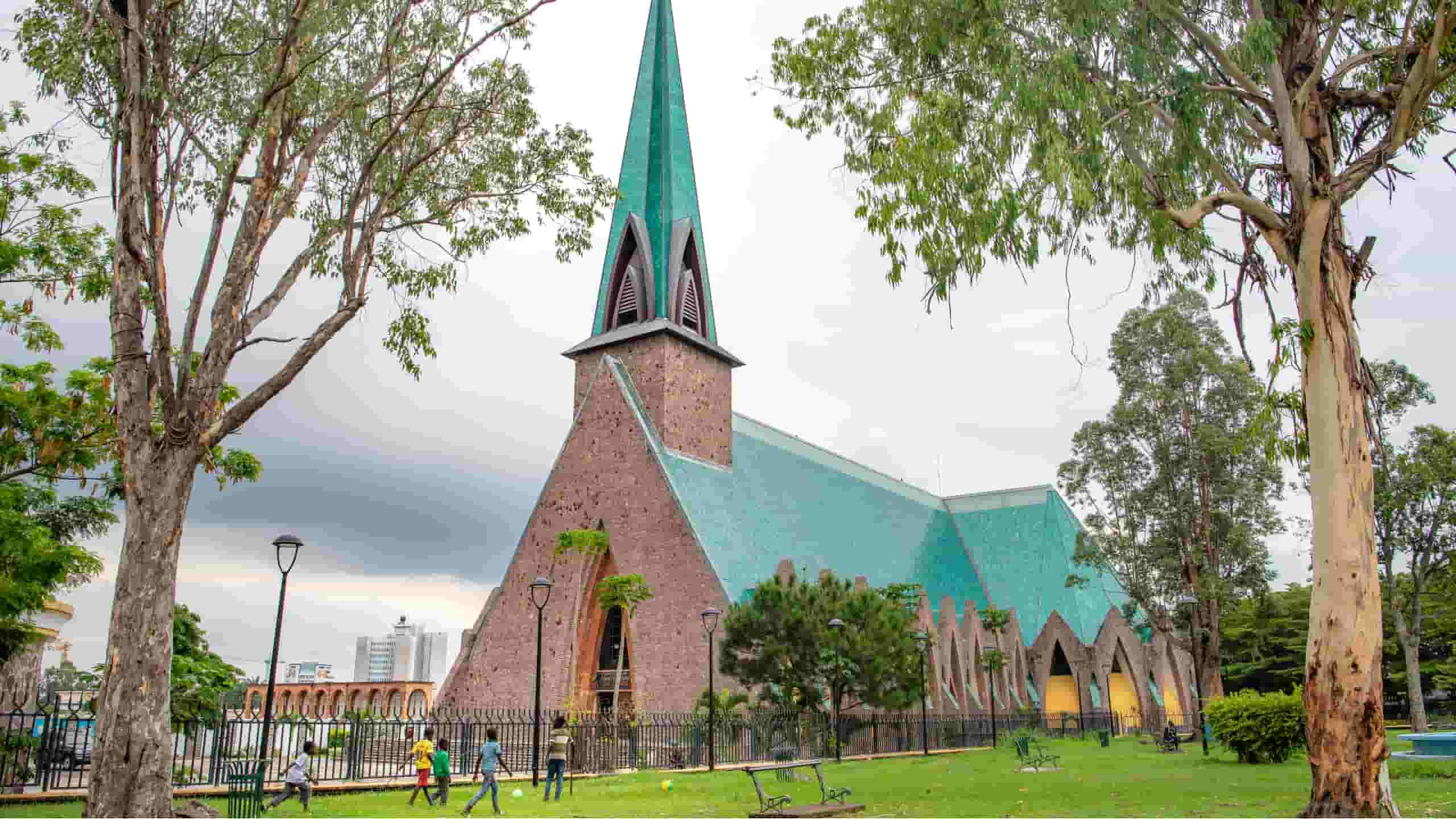 Etsi halpoja lentoja to Brazzaville