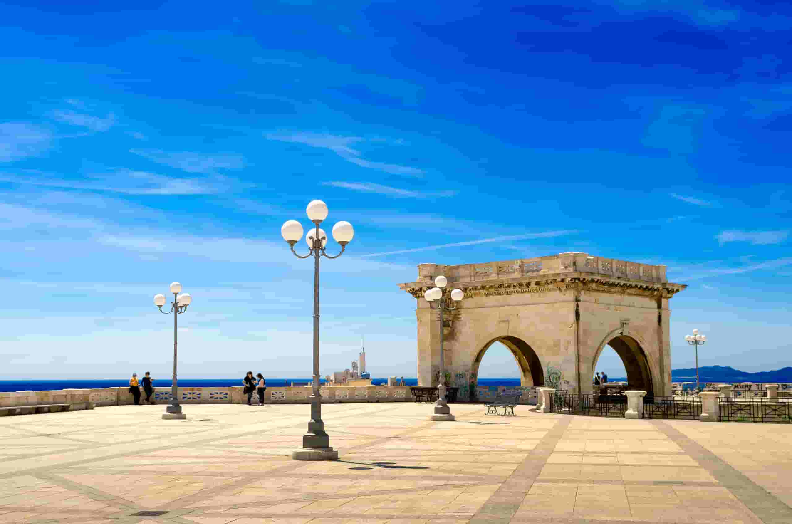 Hitta billiga flyg till Cagliari från 2,981 kr