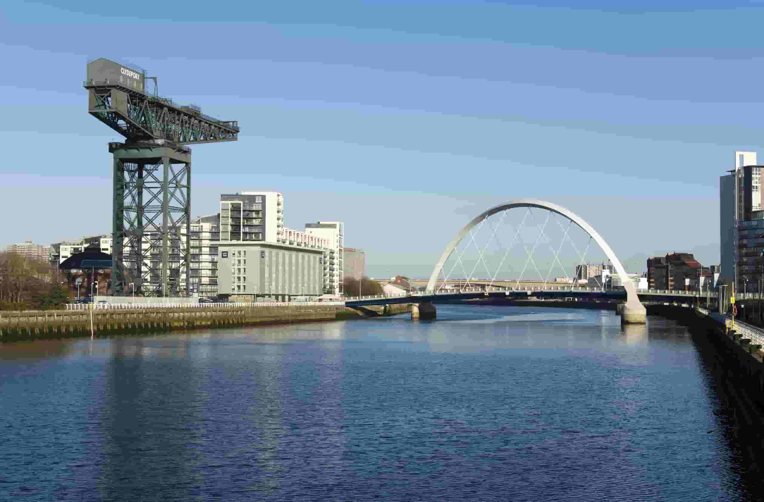 Finden Sie günstige Flüge nach Clyde River