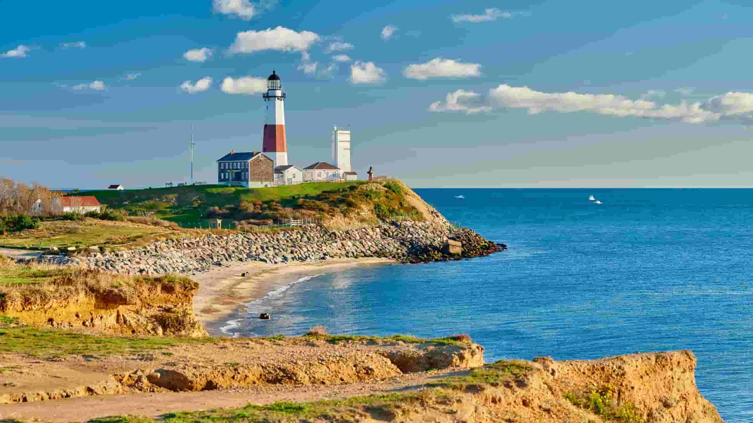 Find cheap flights to East Hampton