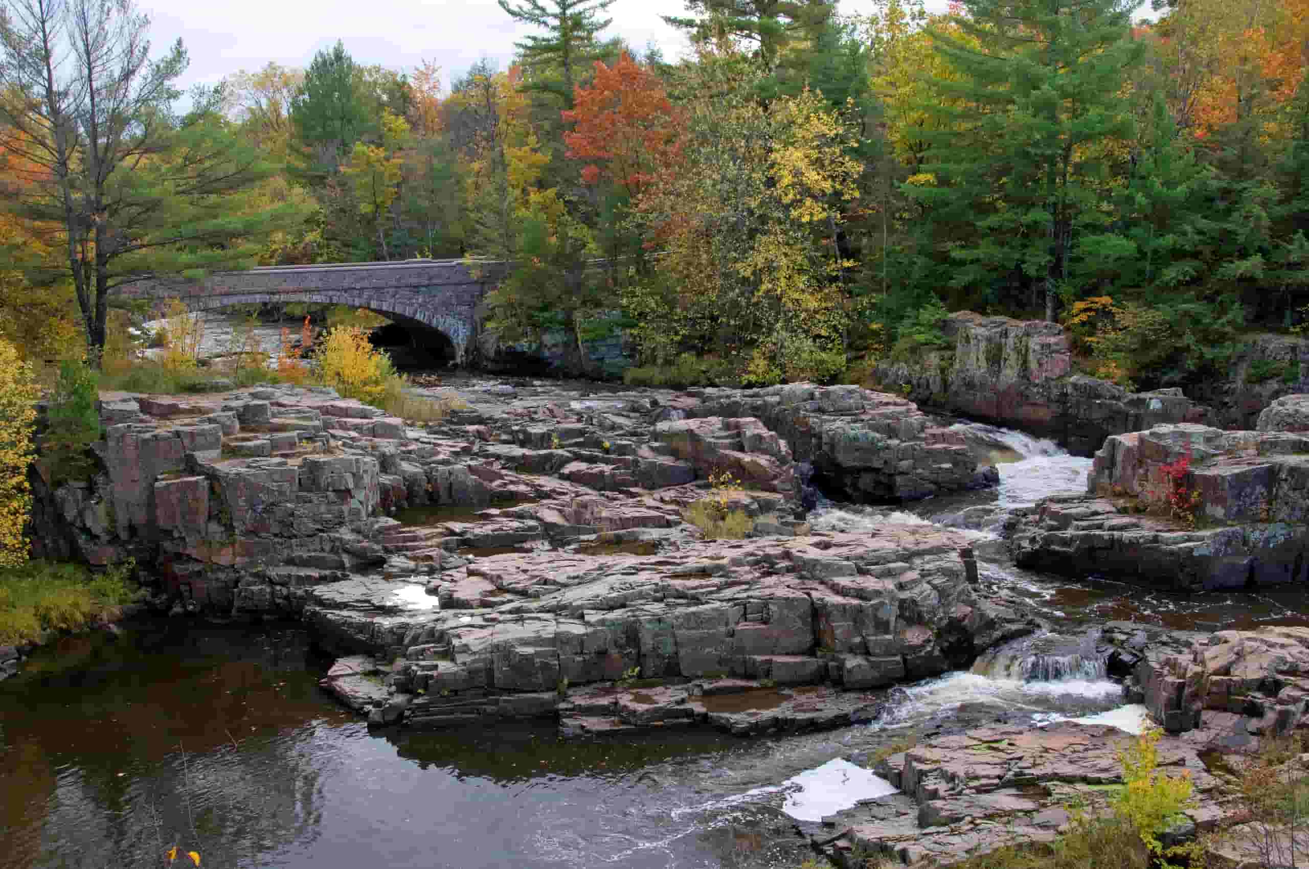 オークレア行きの格安航空券を検索