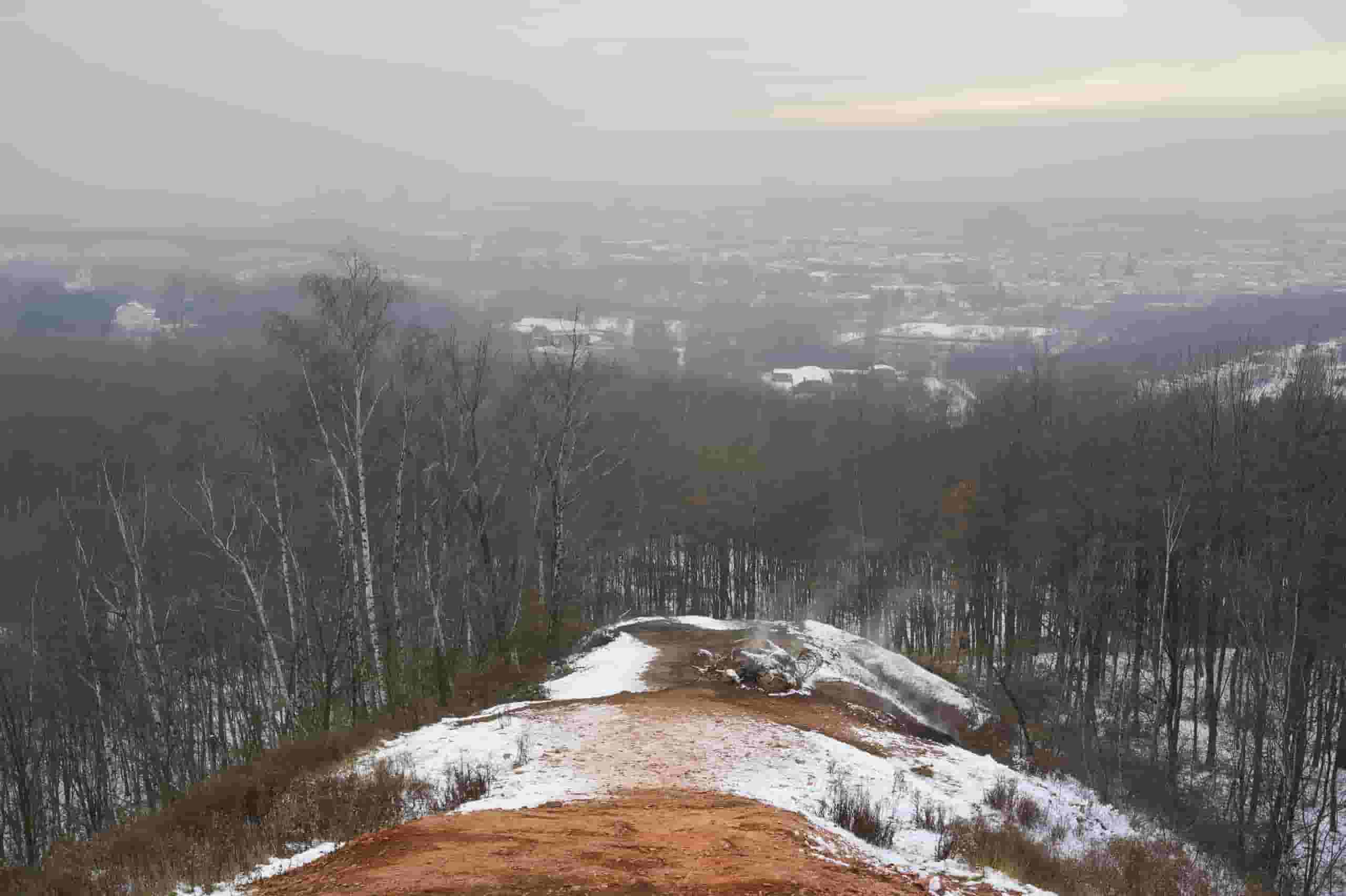 Najděte levné letenky do města Emae