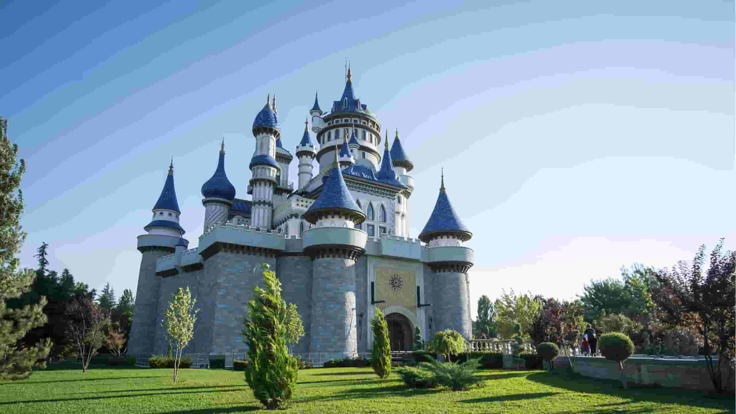 Trova voli economici to Eskişehir