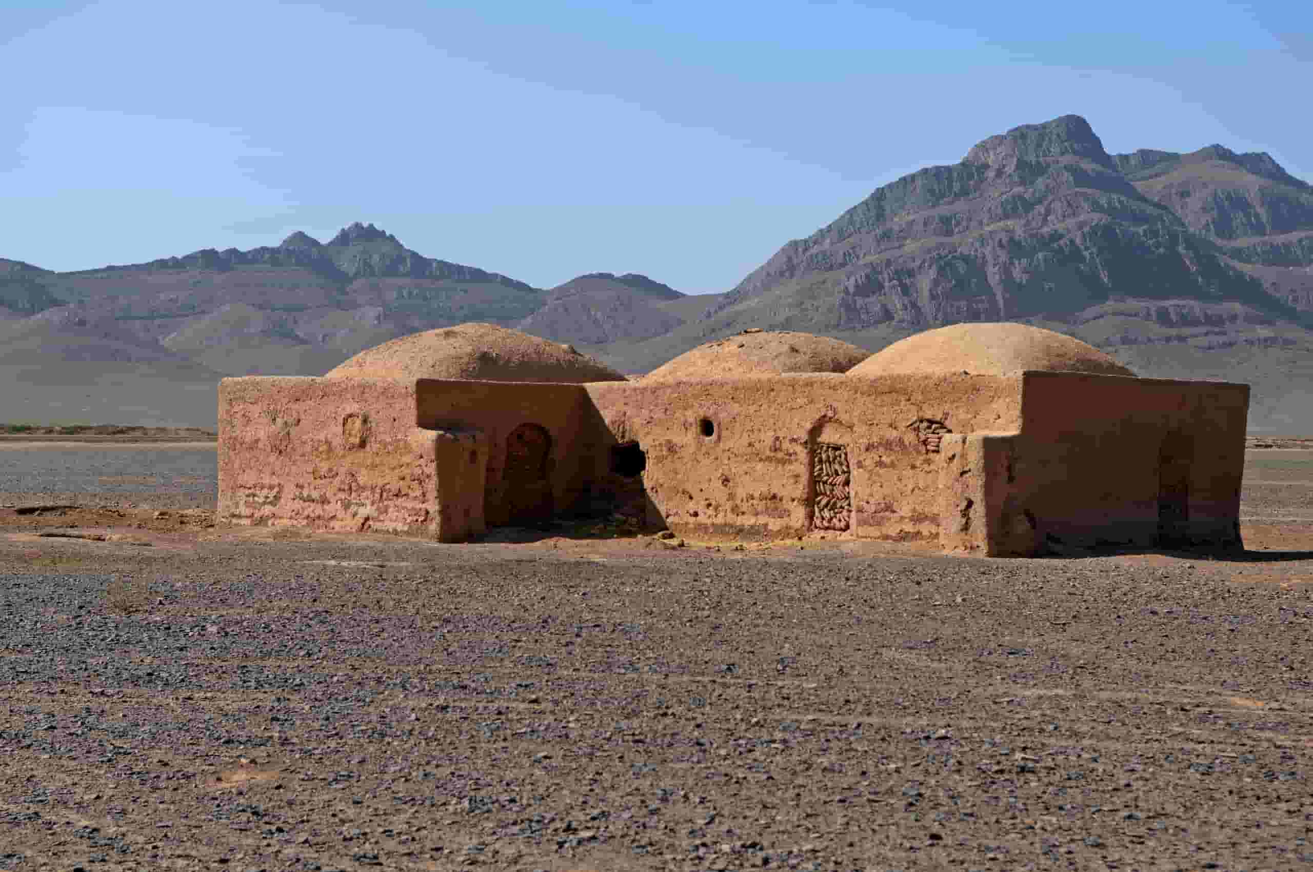 Encuentra vuelos baratos a Farāh