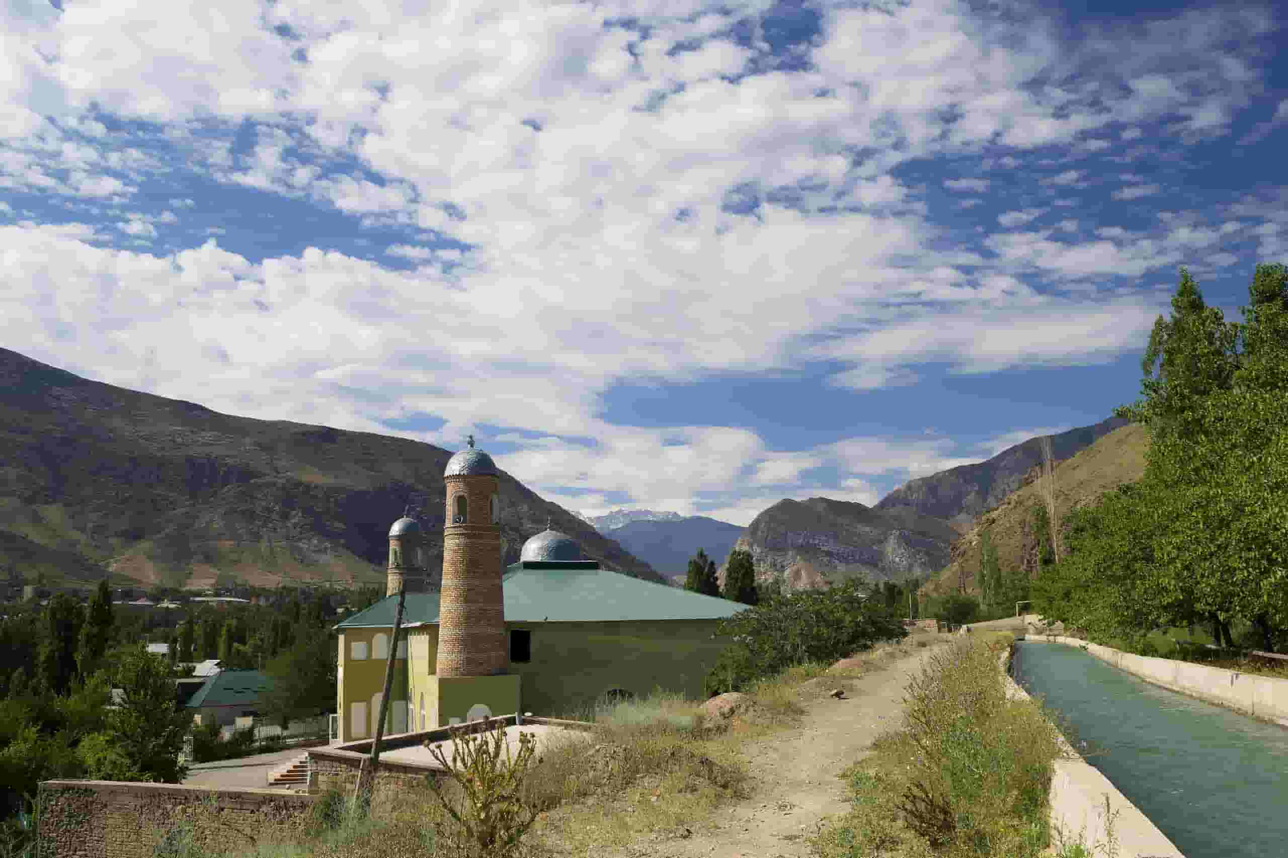 Wyszukaj tanie loty to Fergana