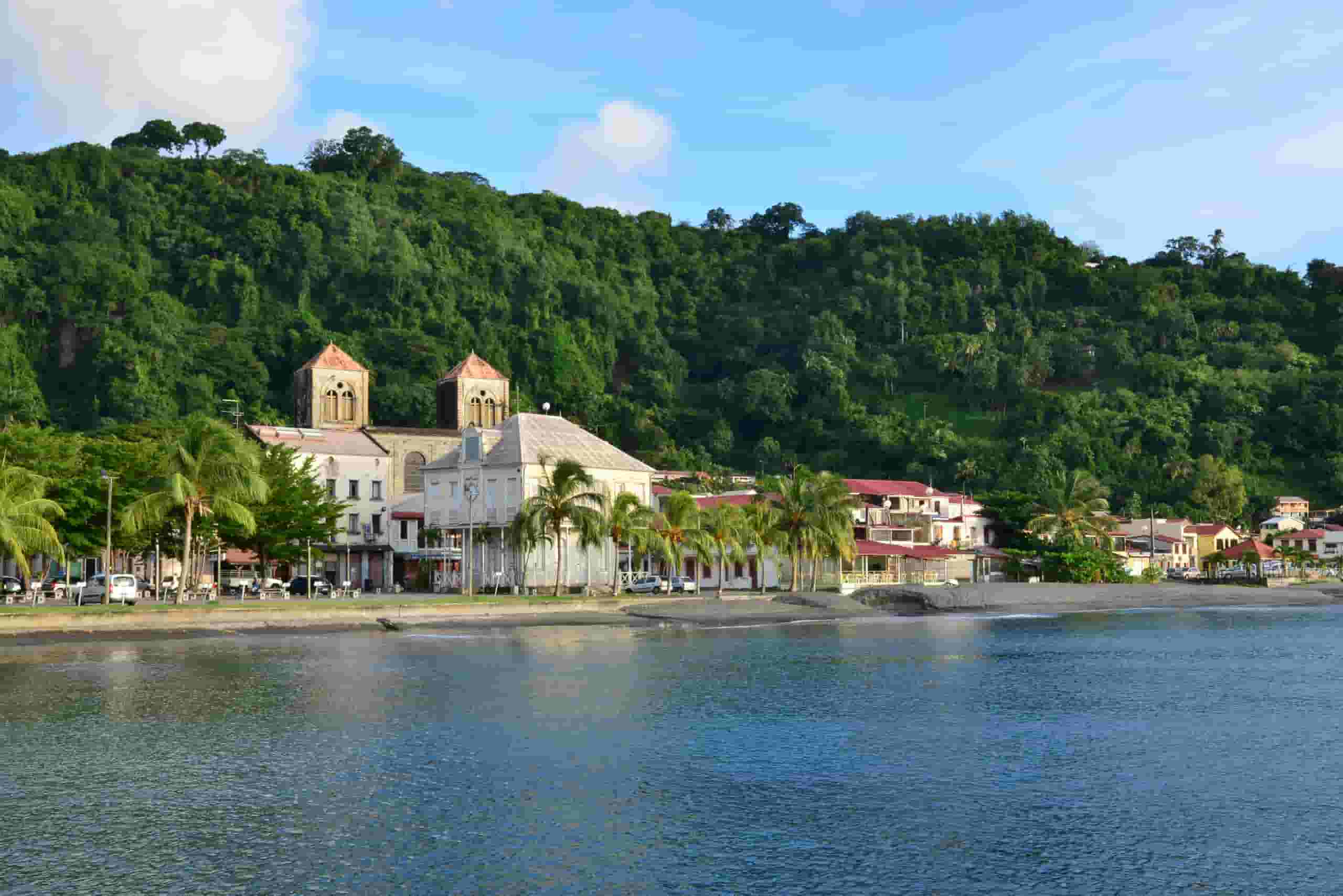 Trova voli economici a Fort-de-France