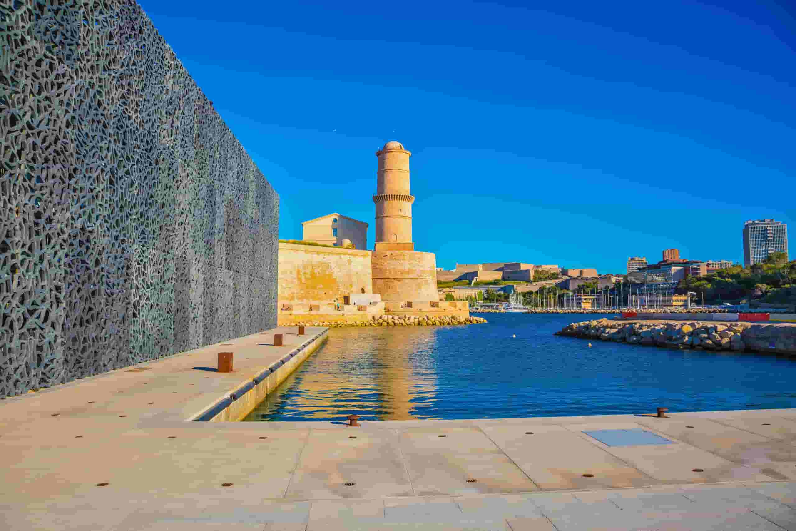 Trova voli economici to Fort St. John