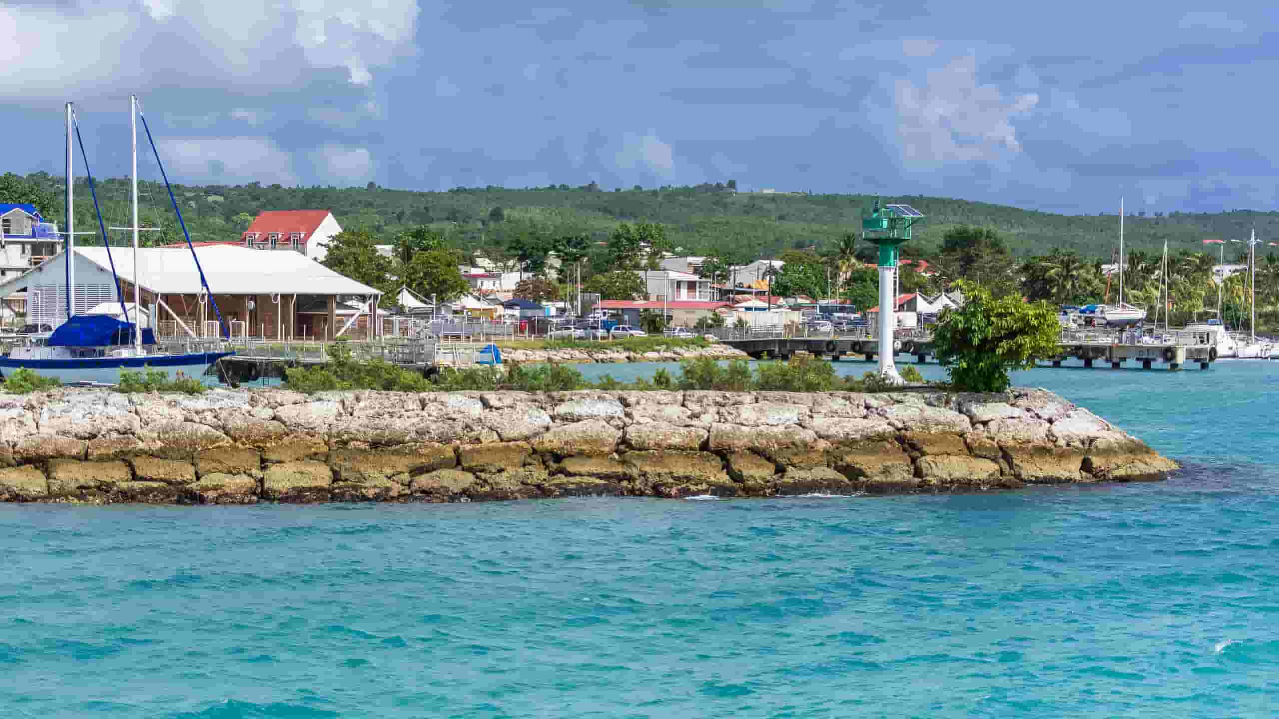 Finden Sie günstige Flüge nach Grand Bourg