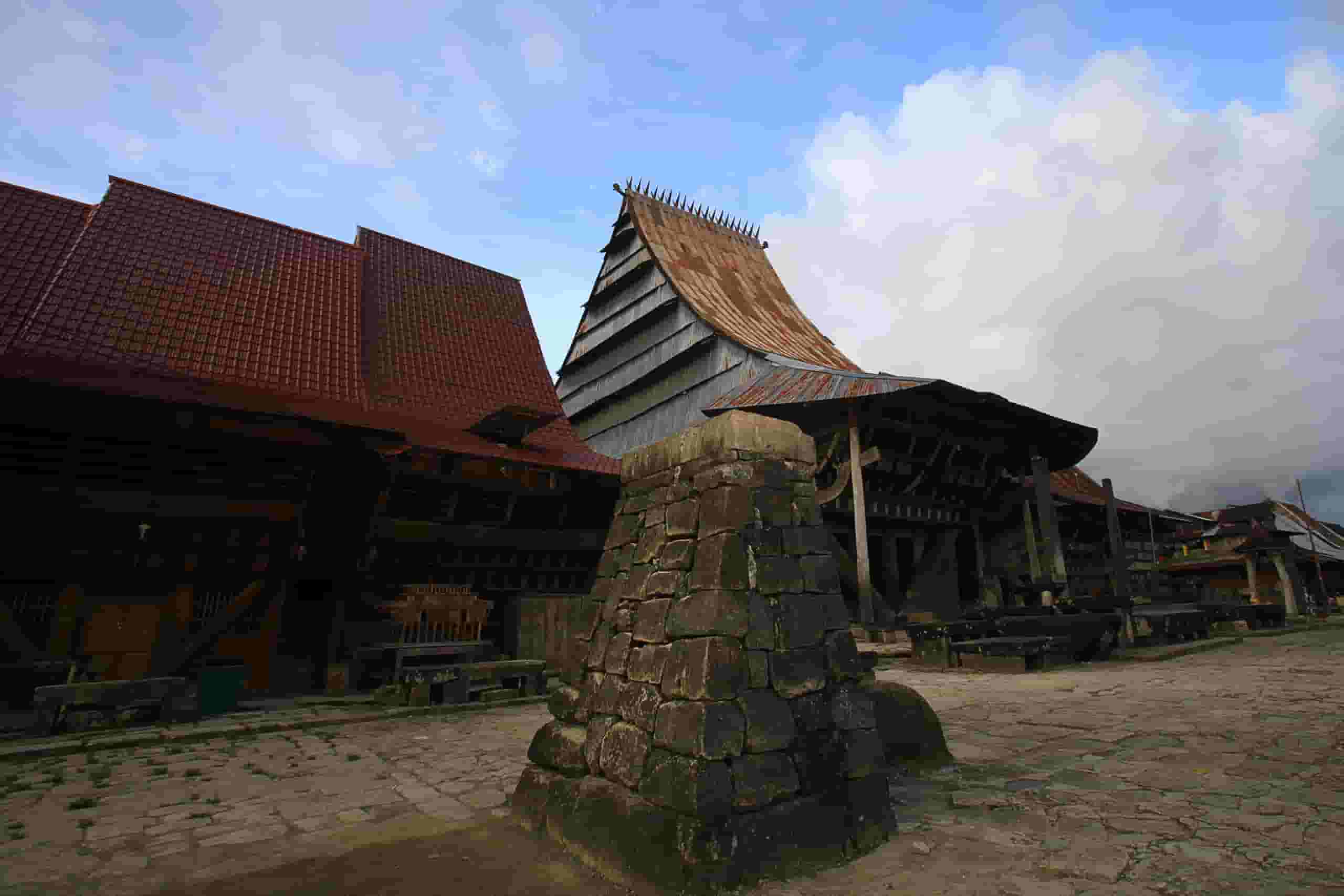 Find billige flybilletter to Gunungsitoli