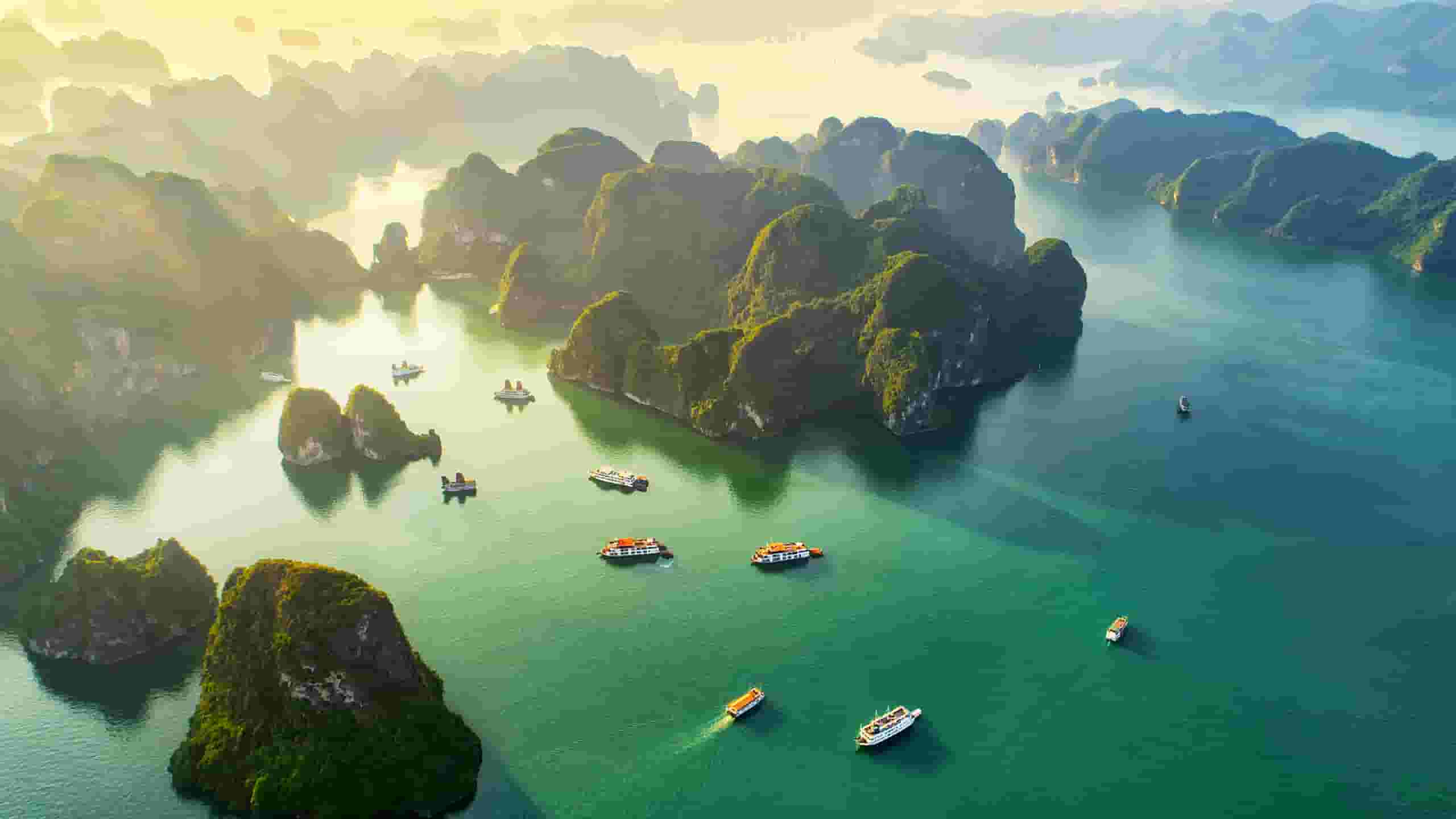 Find billige flybilletter to Ha Long