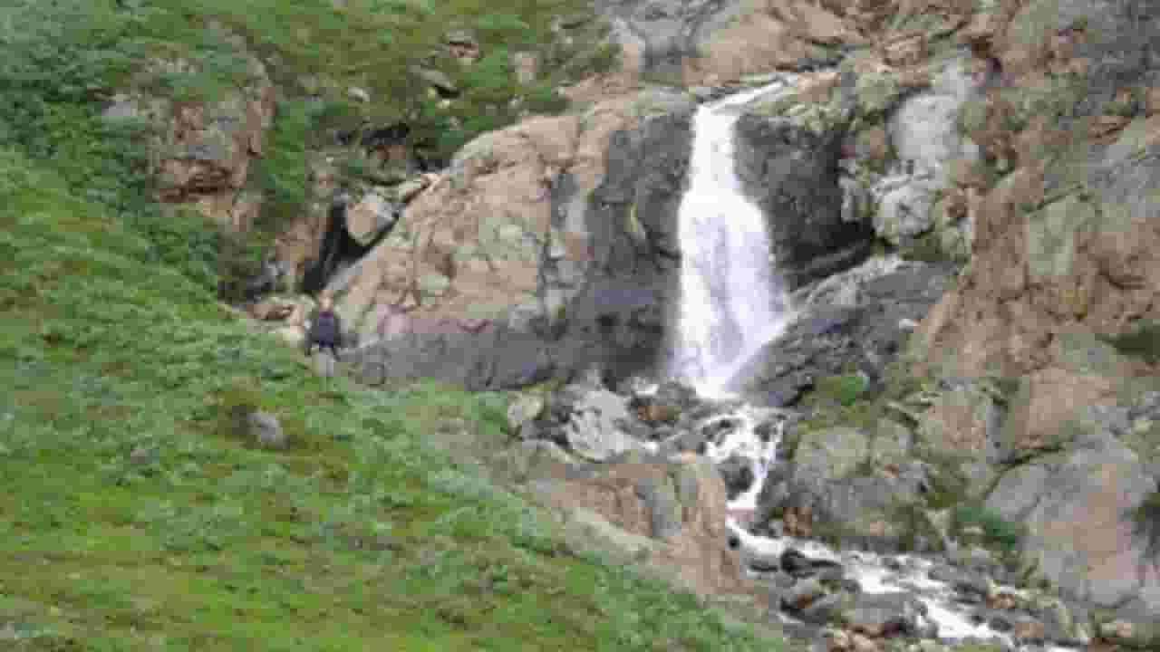 Find cheap flights to Isertoq