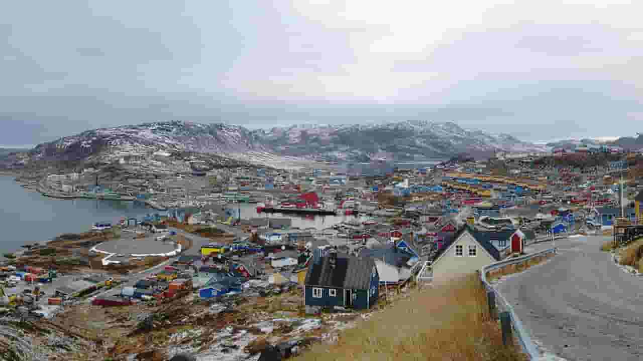 Find cheap flights to Kangersuatsiaq