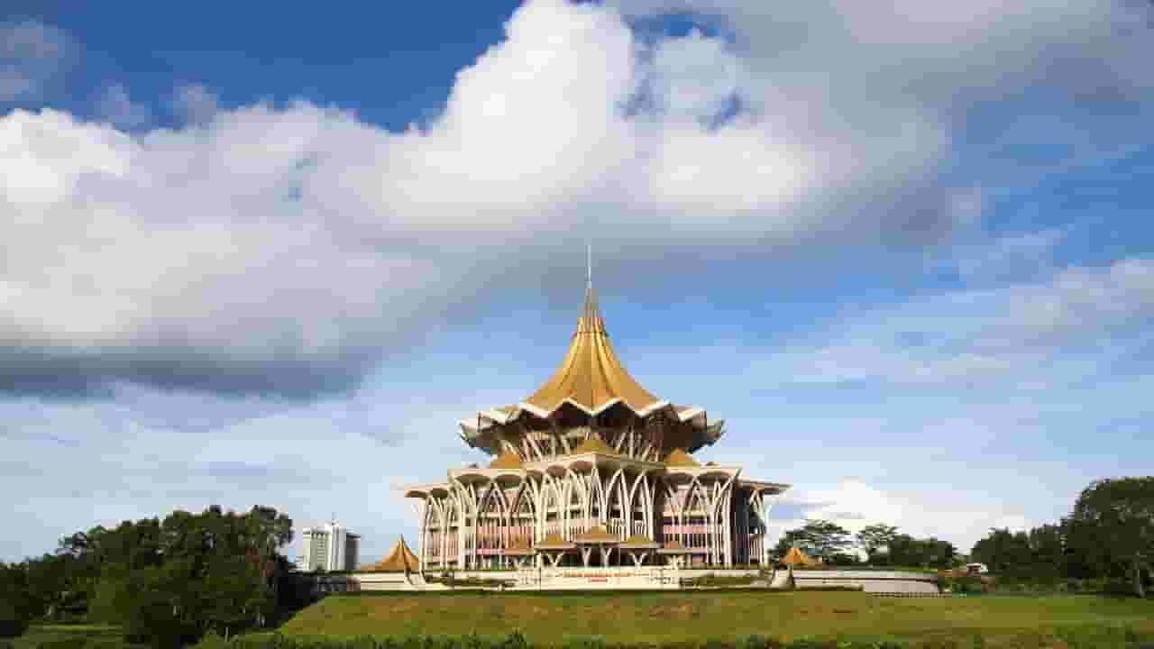 Cari penerbangan murah ke Kuching