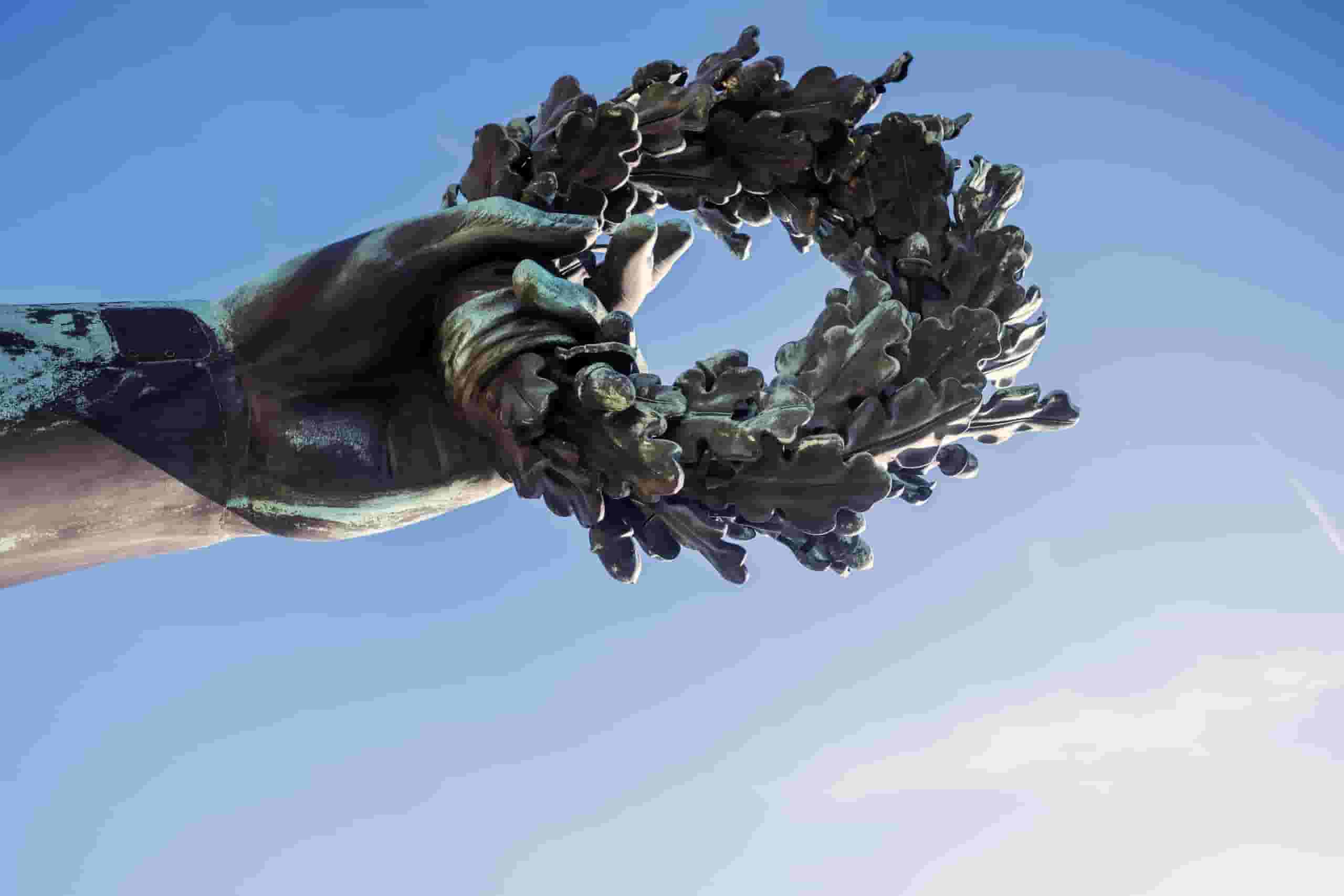 Find cheap flights to Laurel