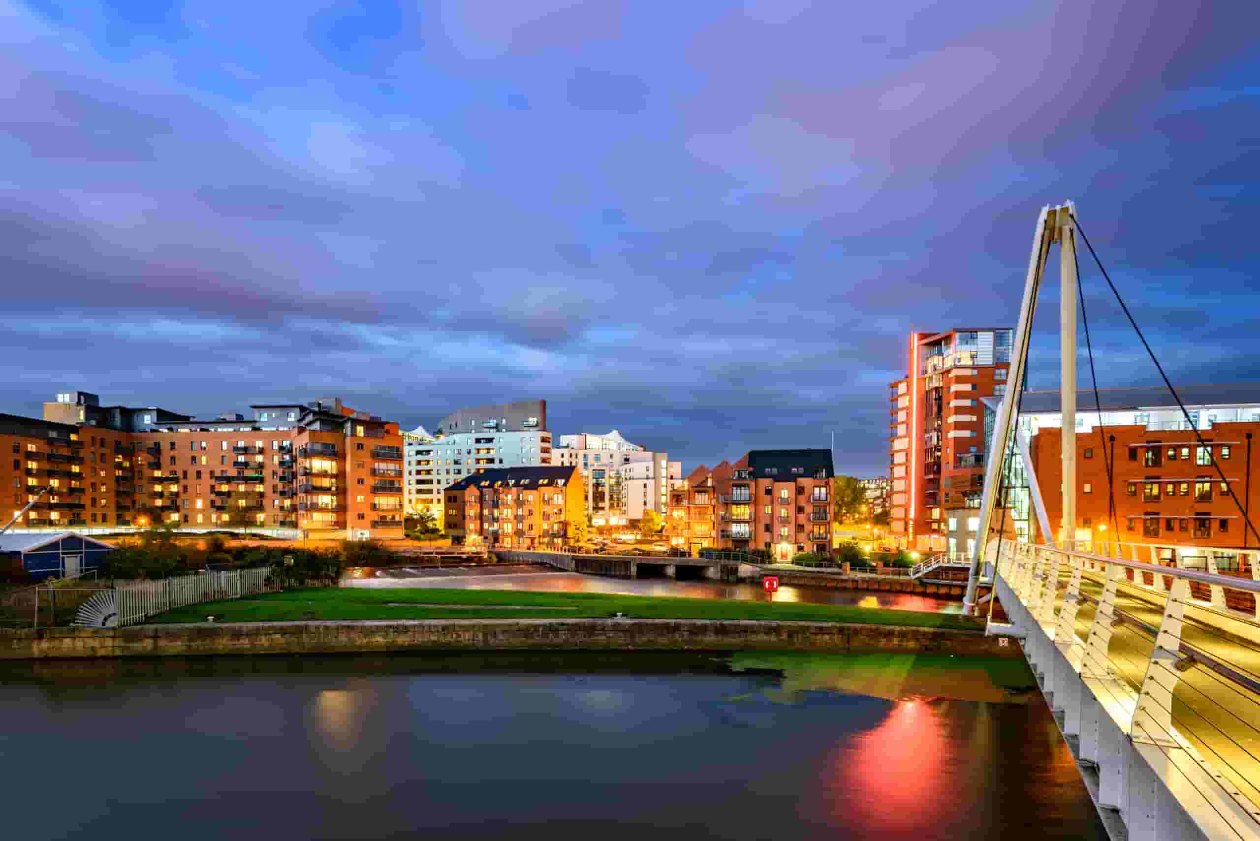 Find cheap flights to Leeds