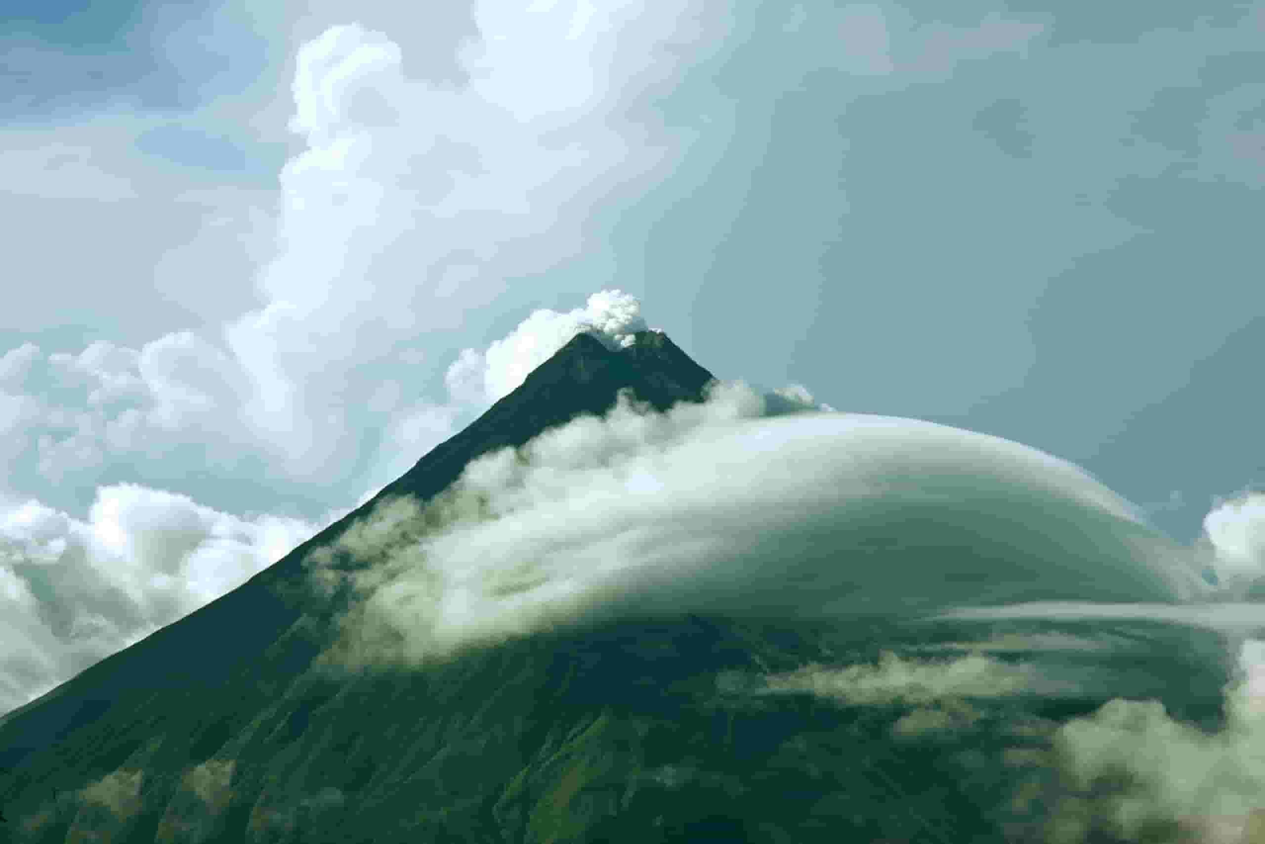 Find billige flyrejser to Legazpi fra 2,779 kr