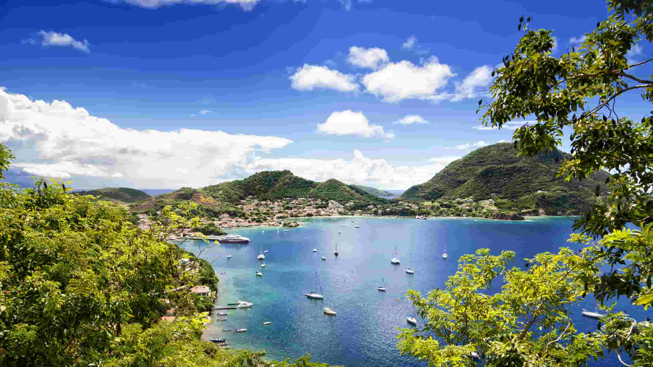 Trouvez des vols à prix mini vers Les Saintes