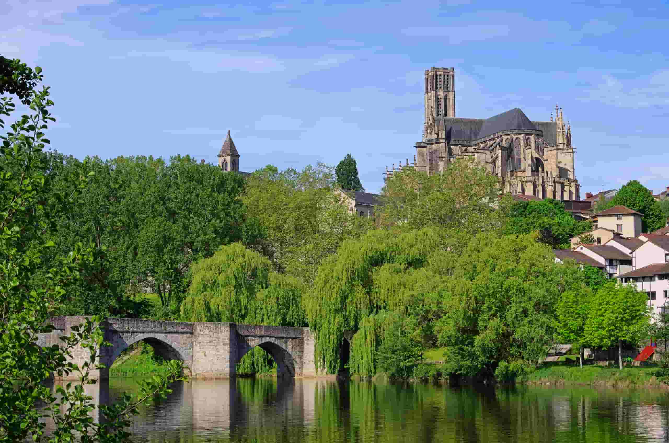 Find cheap flights to Limoges