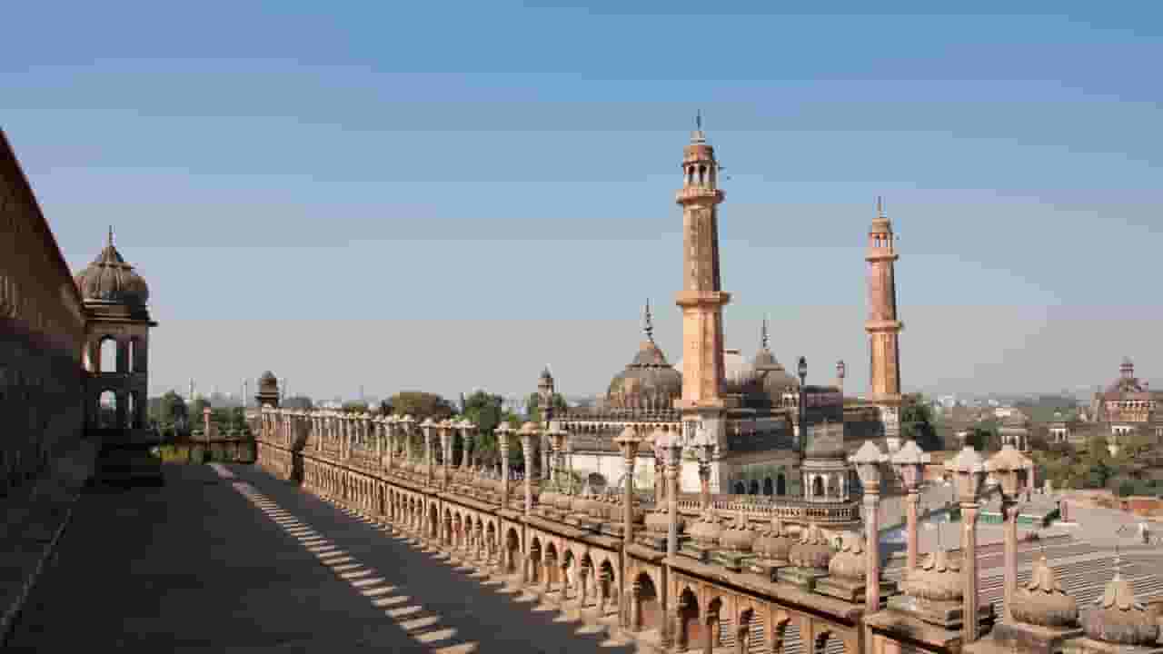 Find cheap flights to Lucknow from $410