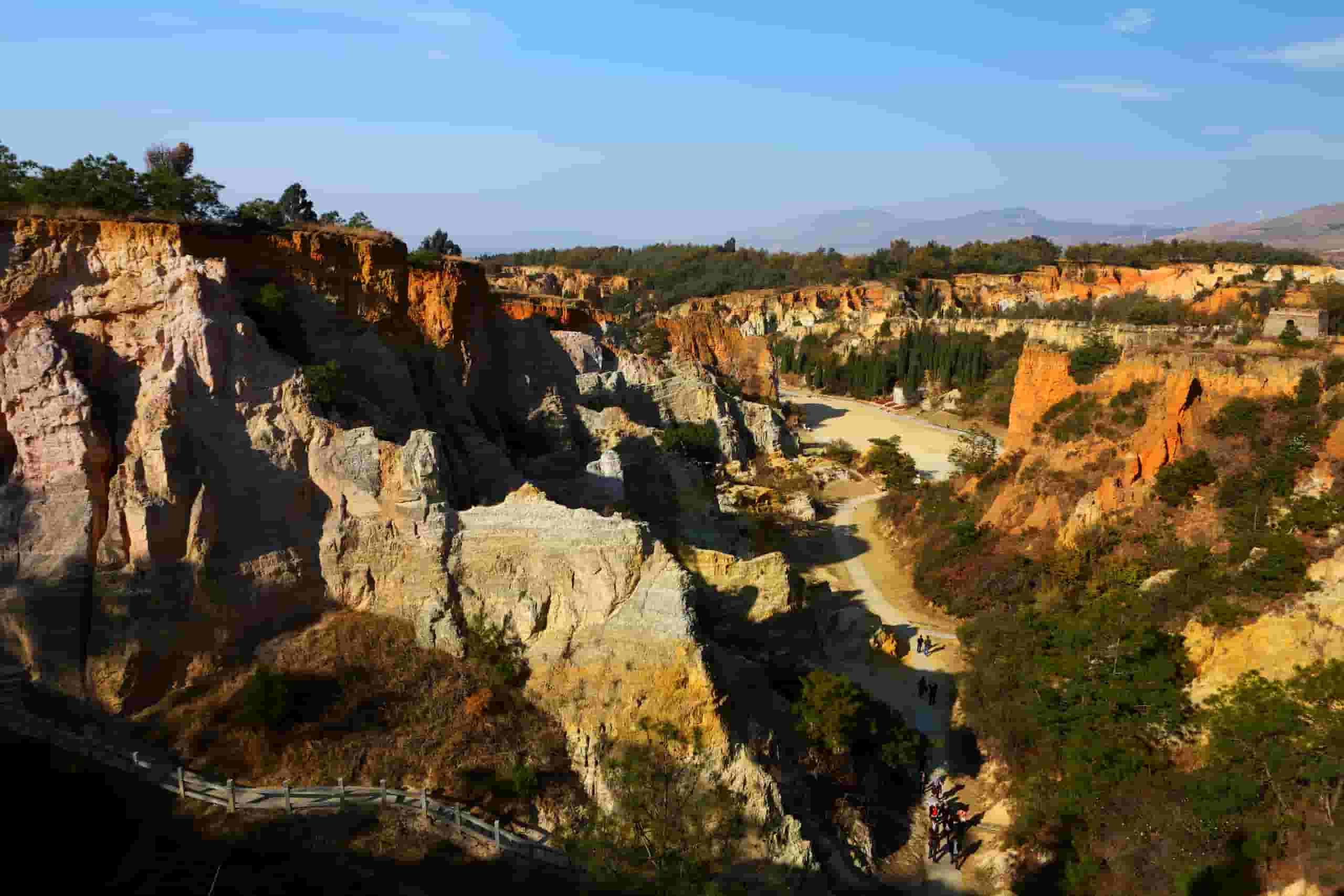 Find billige flybilletter to Lüliang