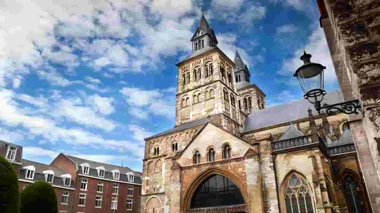 Trouvez des vols à prix mini vers Maastricht