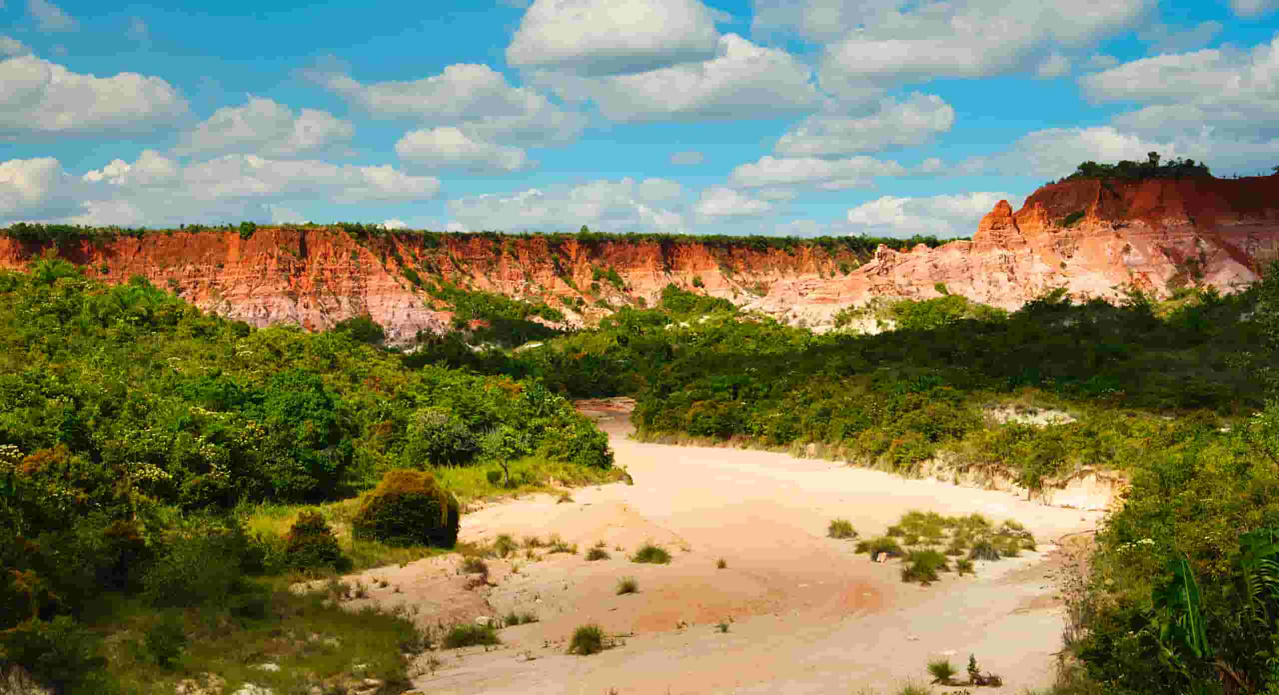 חיפוש טיסות זולות to Mahajanga