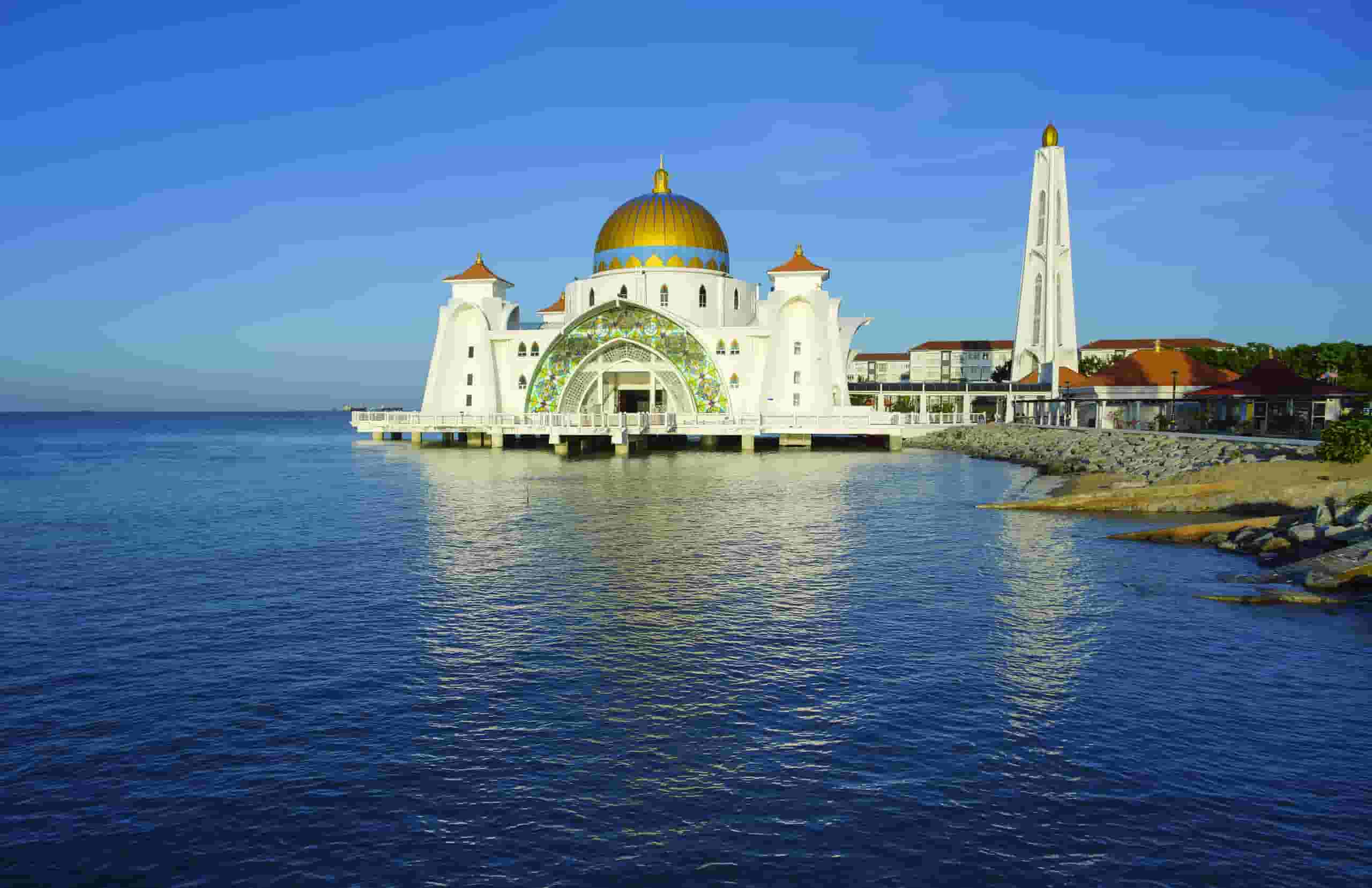 Find billige flybilletter to Malacca City