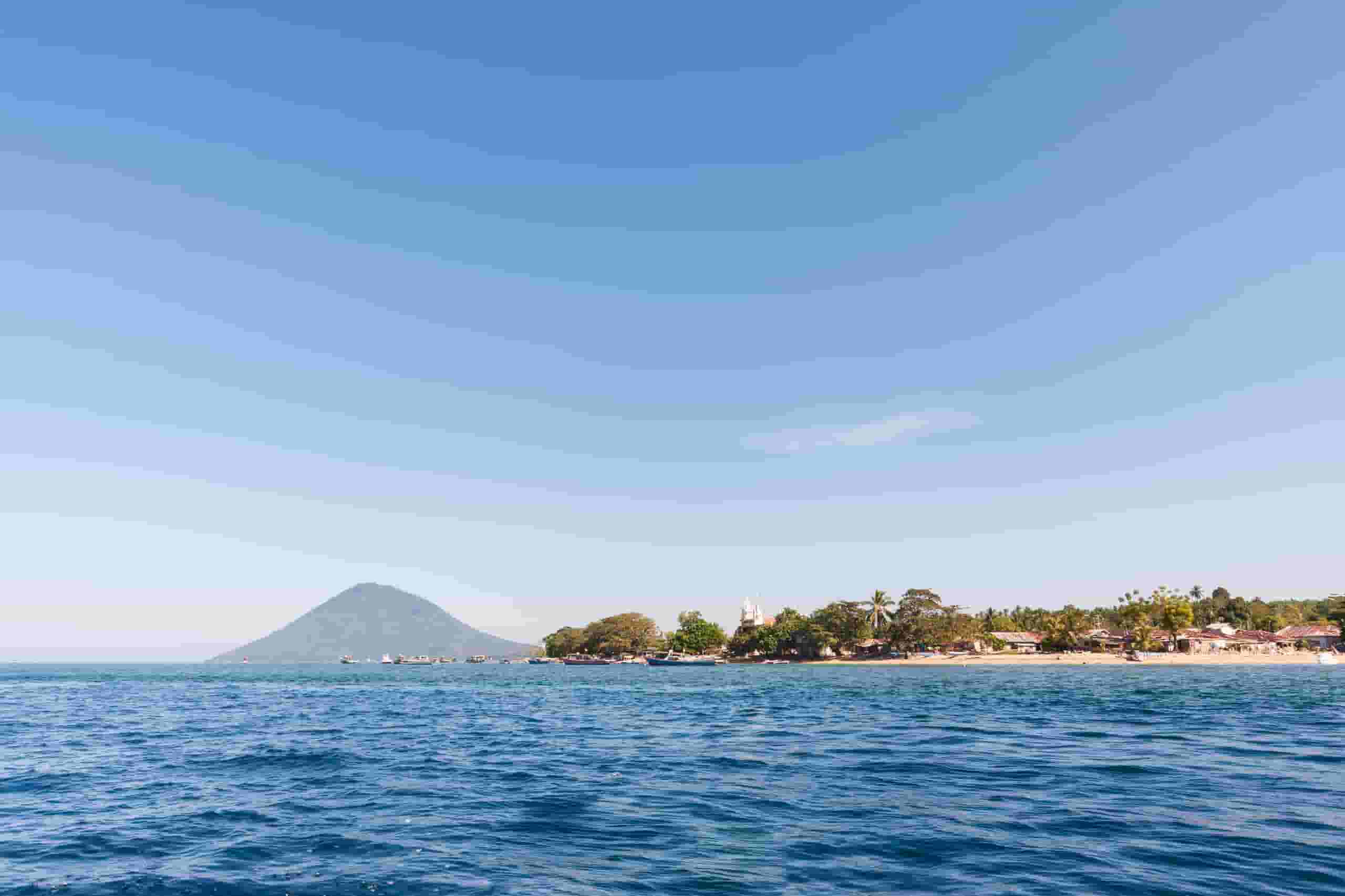 Wyszukaj tanie loty do Manado