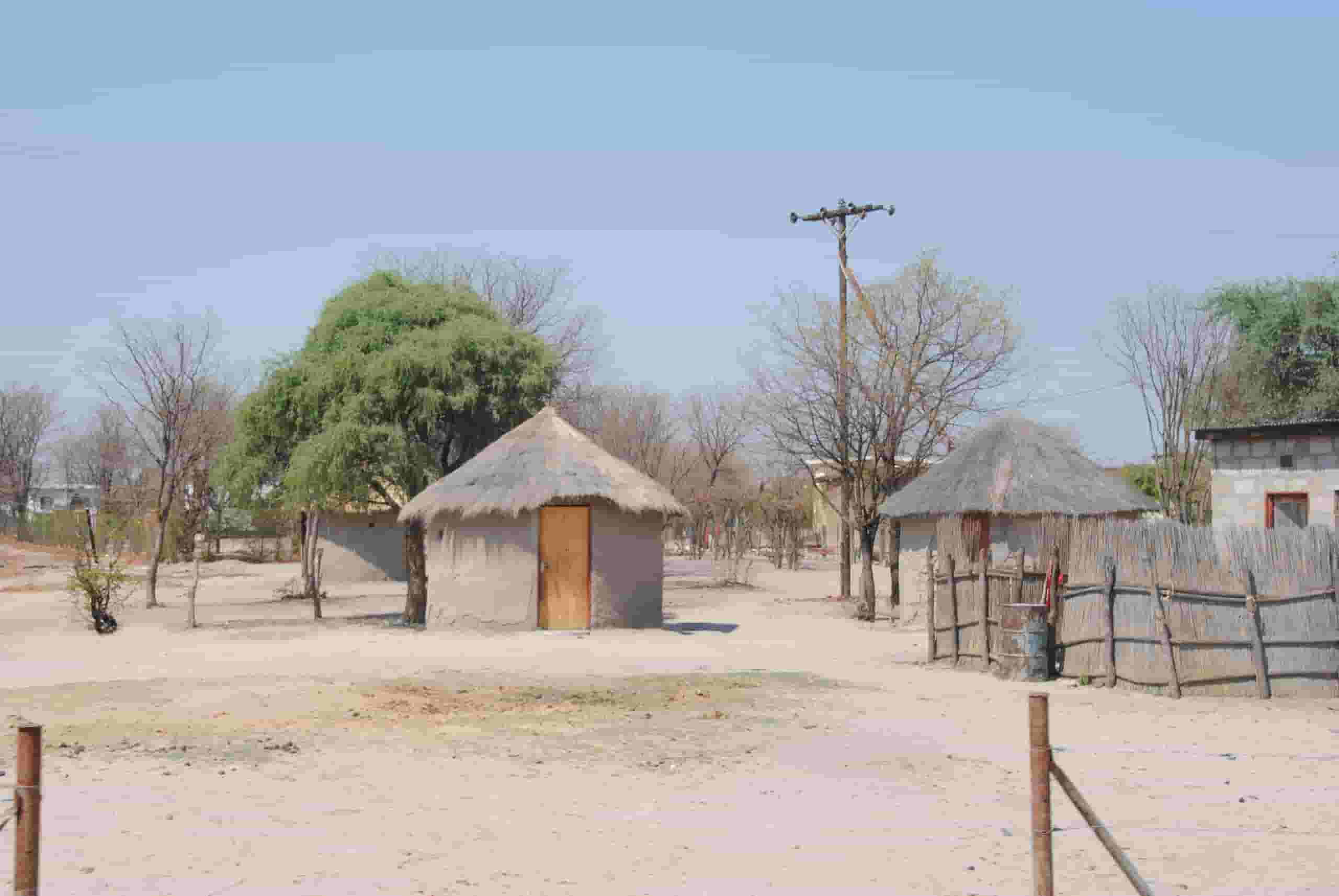 Trova voli economici a Maun