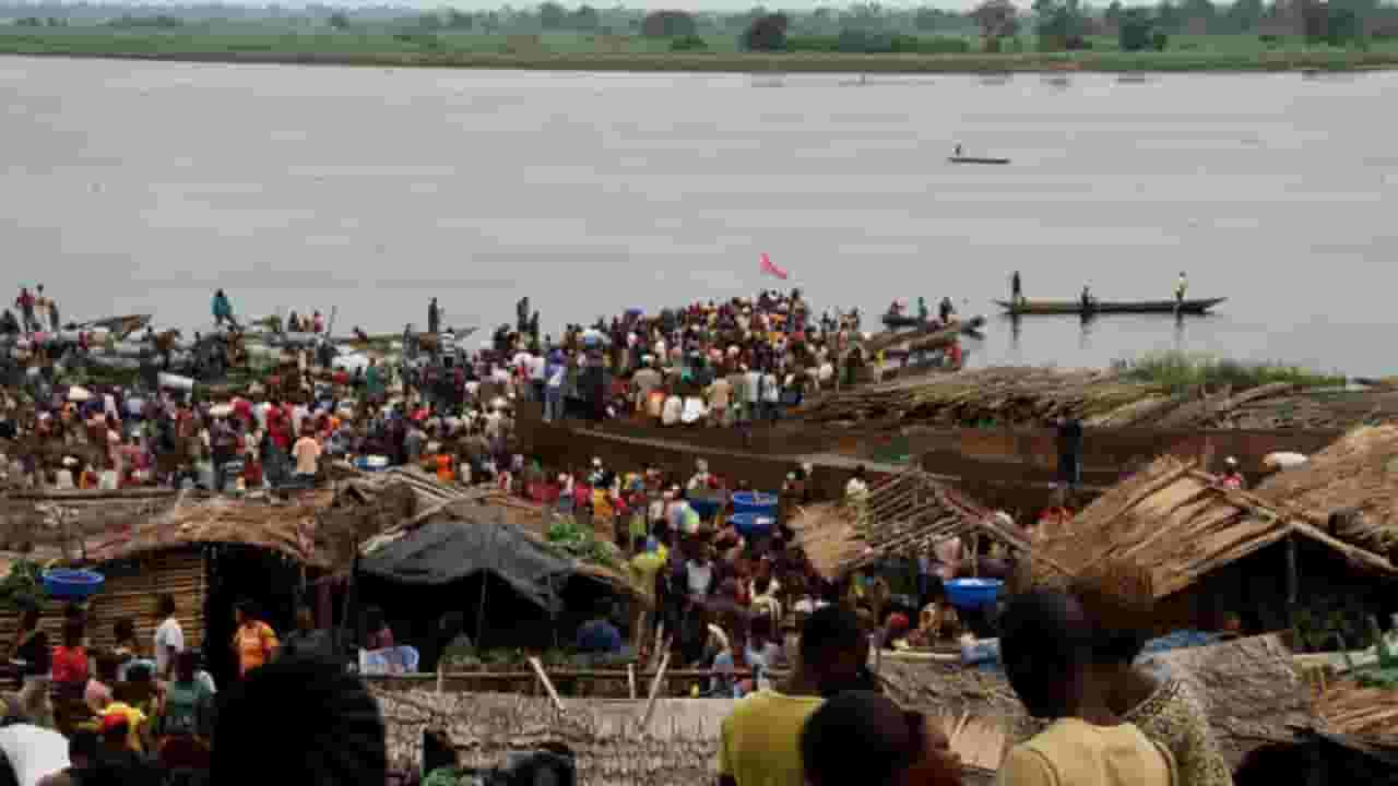 Etsi halpoja lentoja kohteeseen Mbandaka