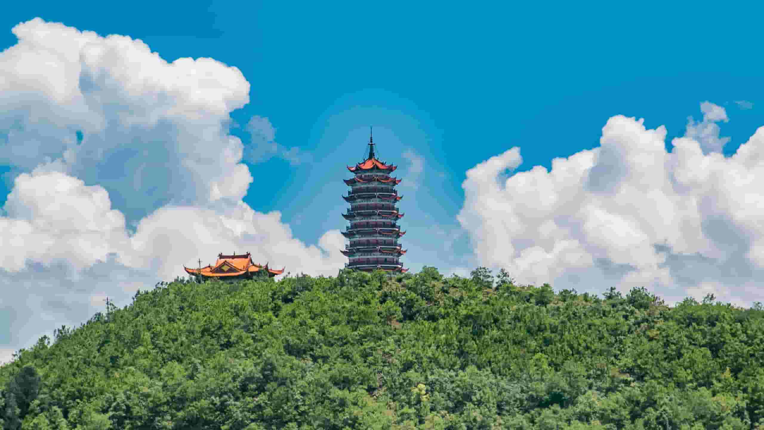 Etsi halpoja lentoja to Nanchong