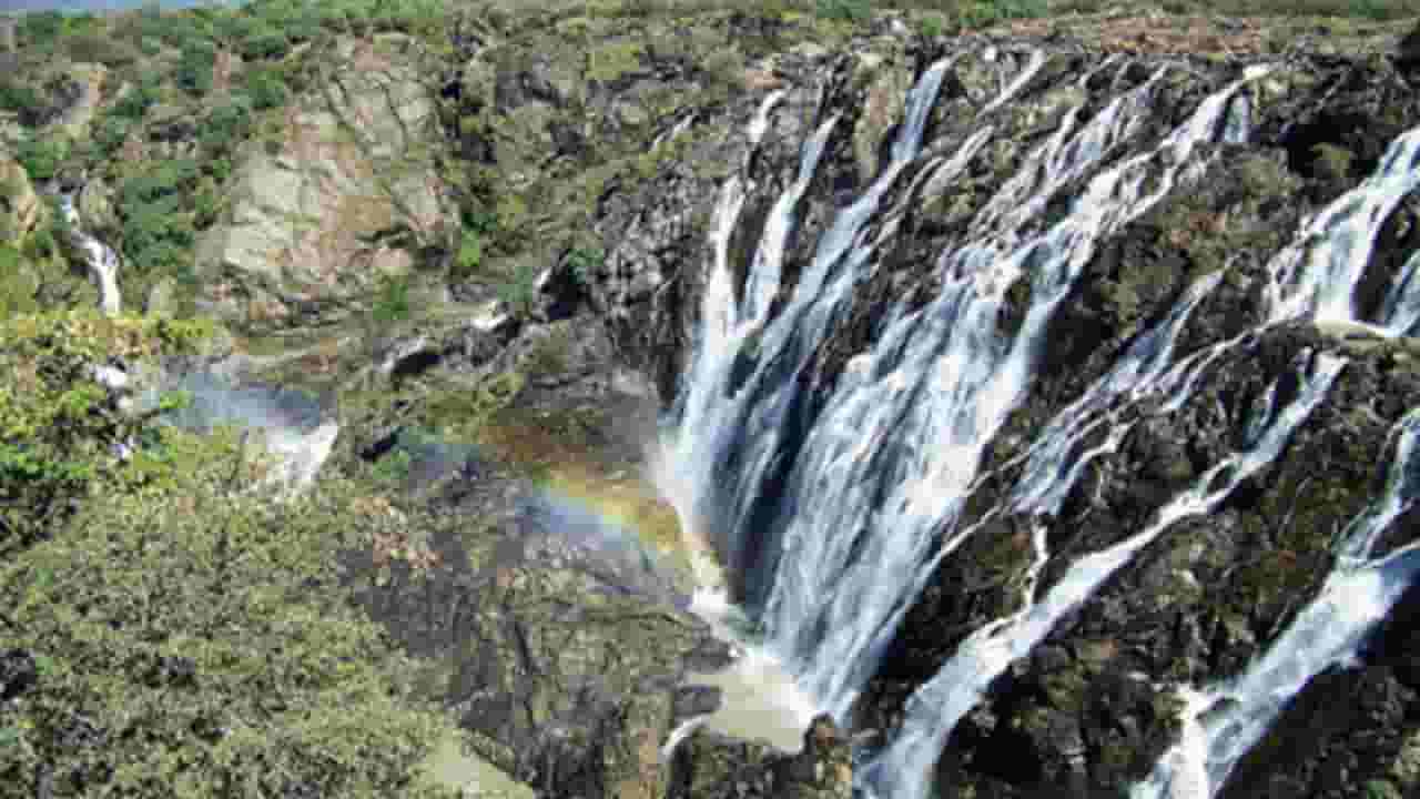 查找前往 翁吉瓦 的低价机票