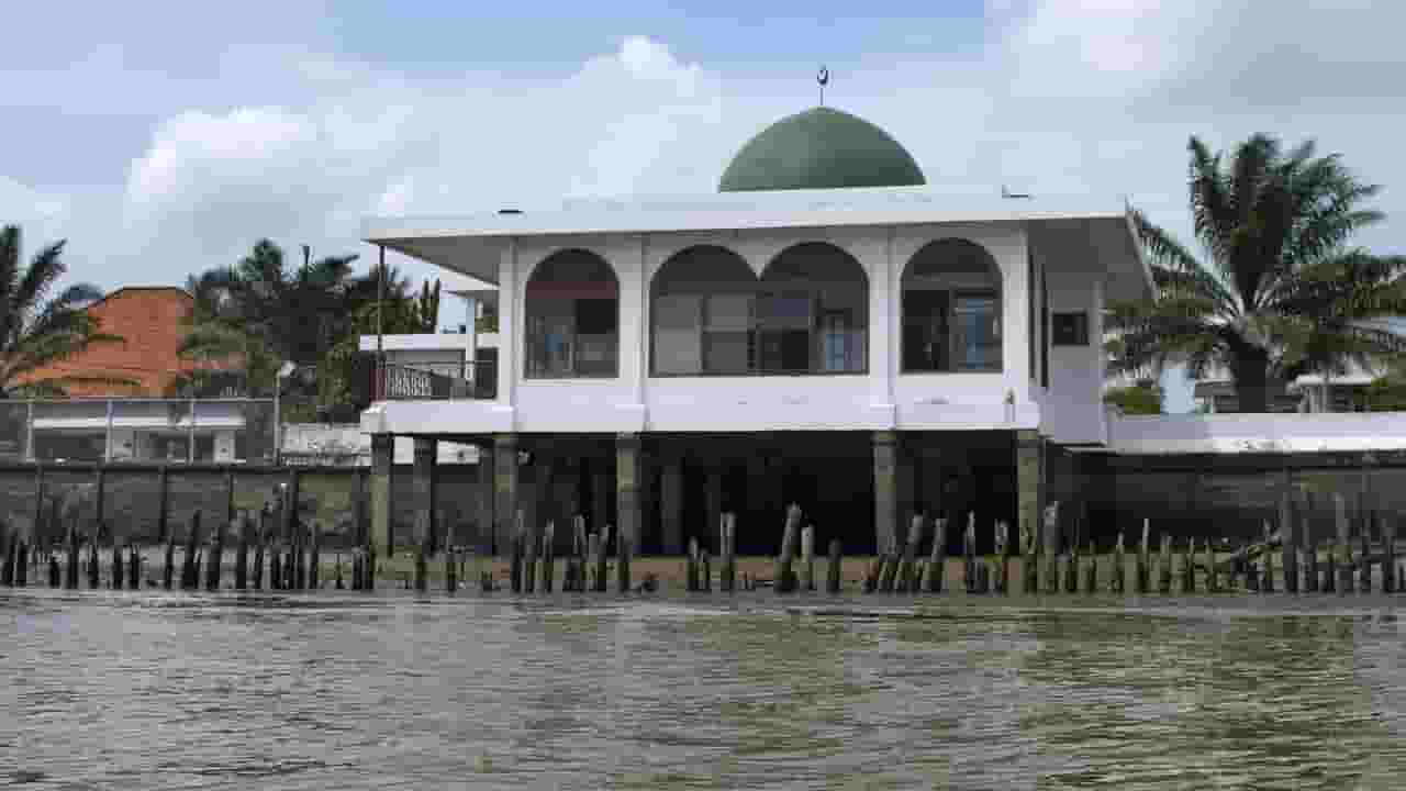 Find cheap flights to Palembang