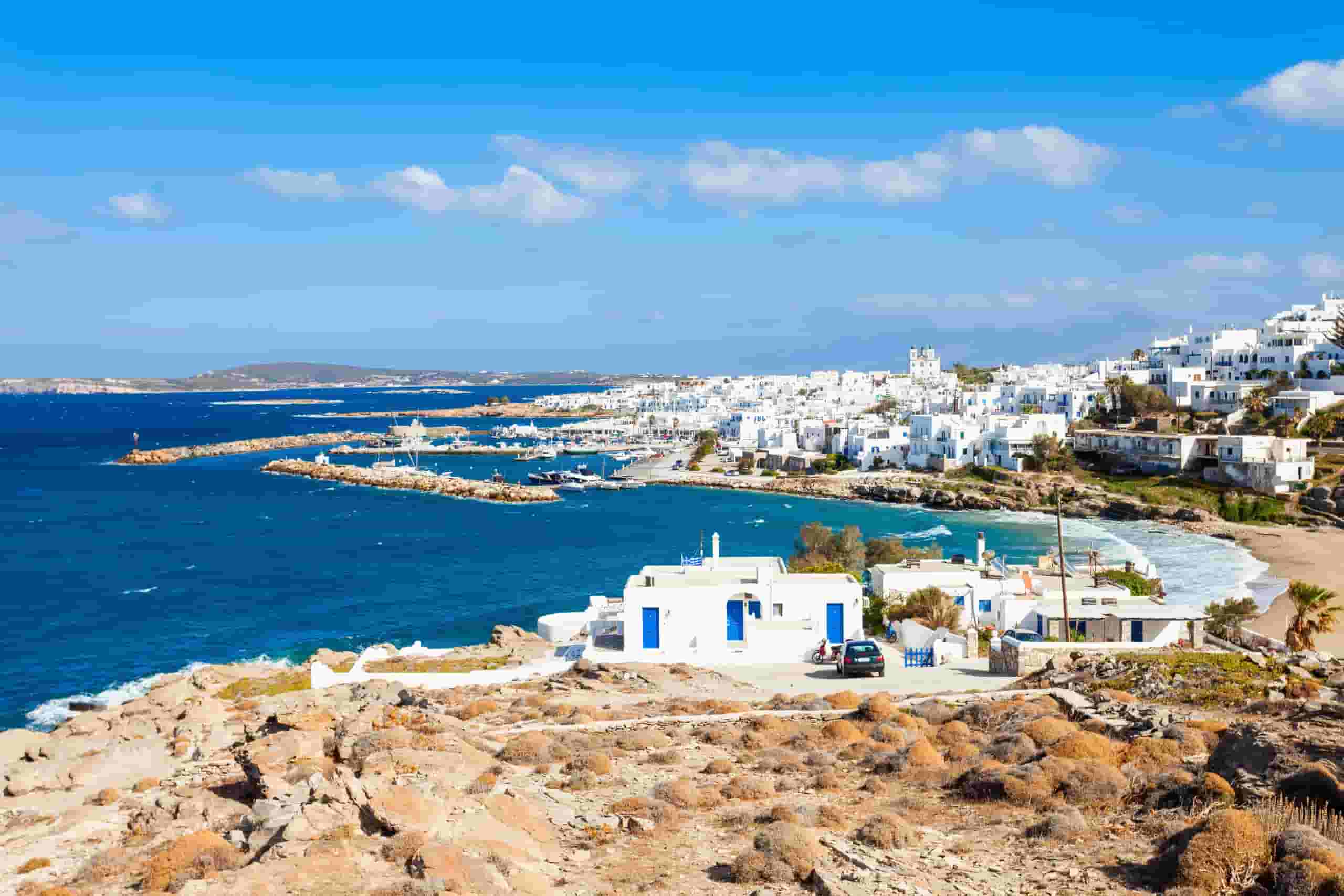 Trova voli economici a Paroikia