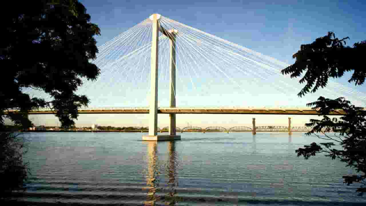 Etsi halpoja lentoja Pascoon alkaen 251 €