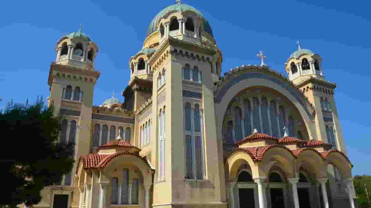 Trova voli economici to Patras