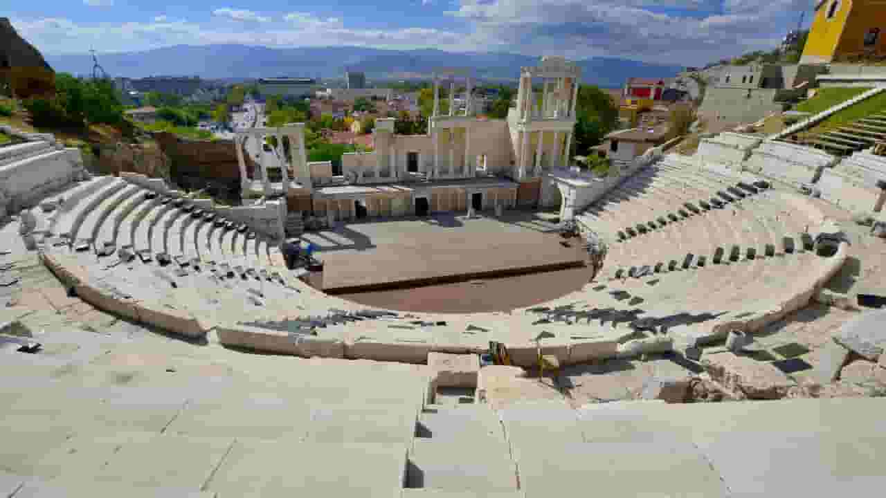 Găsiți zboruri ieftine către Plovdiv