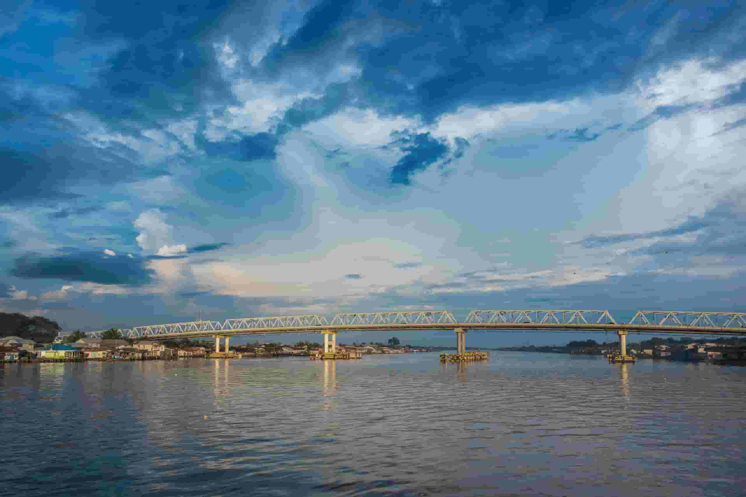 Find billige flybilletter to Pontianak