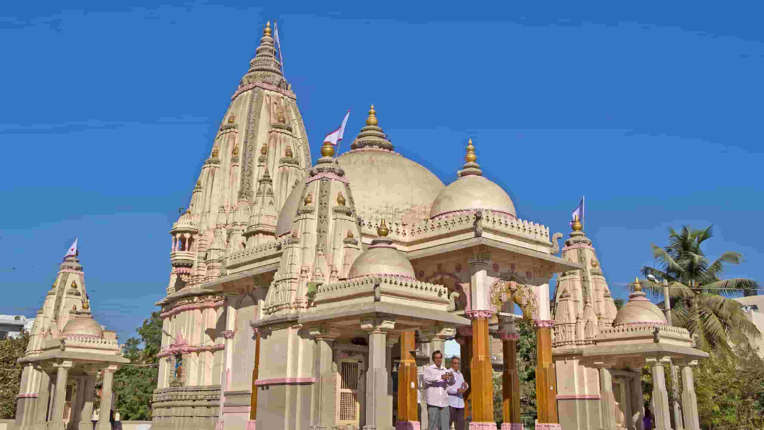 Etsi halpoja lentoja to Porbandar