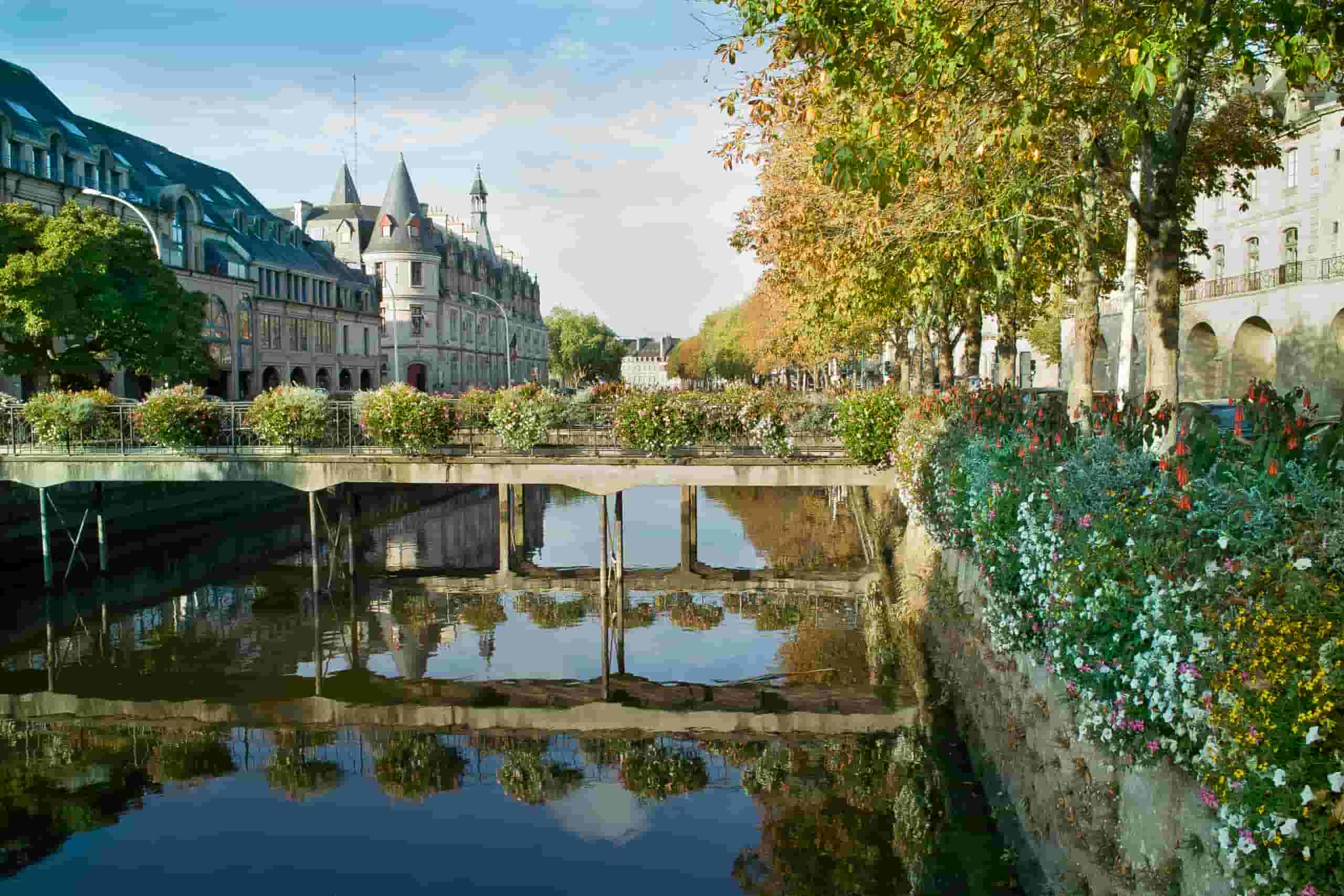 Find cheap flights to Quimper