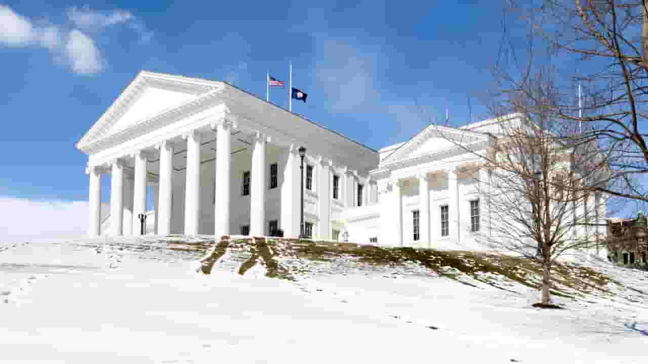 Trova voli economici a Richmond a partire da 77 €