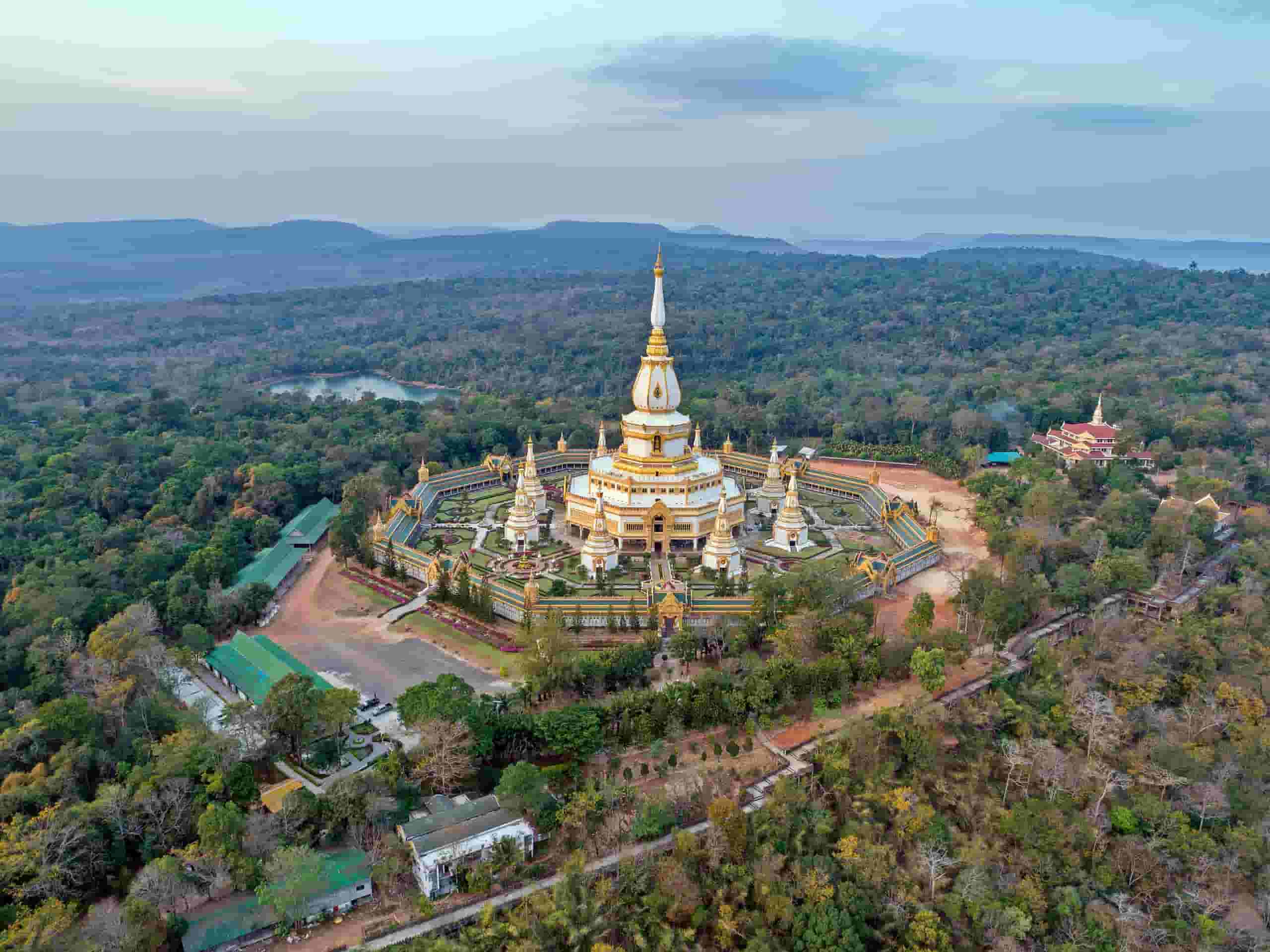 Trova voli economici alla provincia di Roi Et