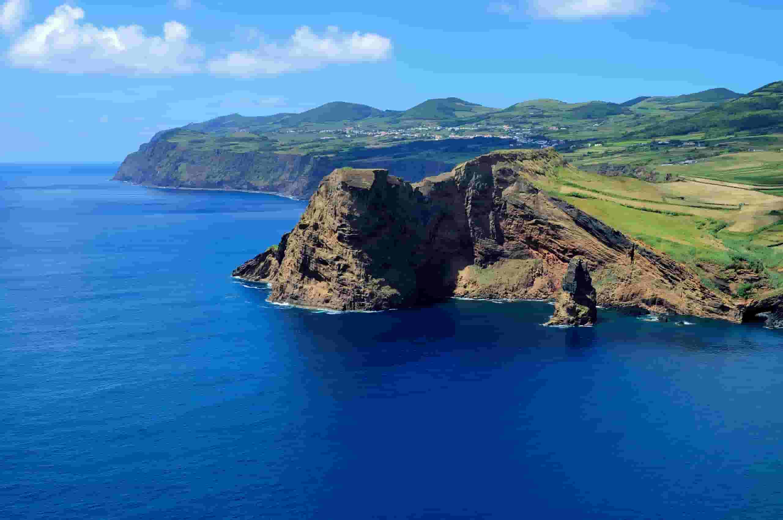 Find billige flybilletter to São Jorge Island