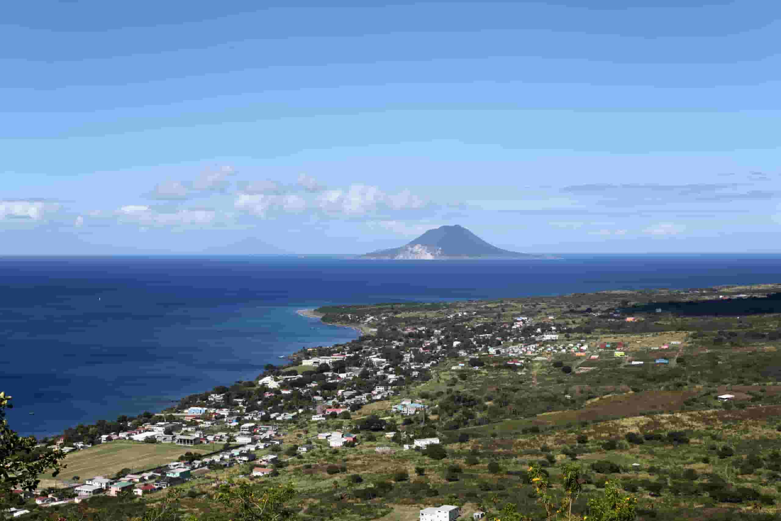 Trova voli economici to Sint Eustatius