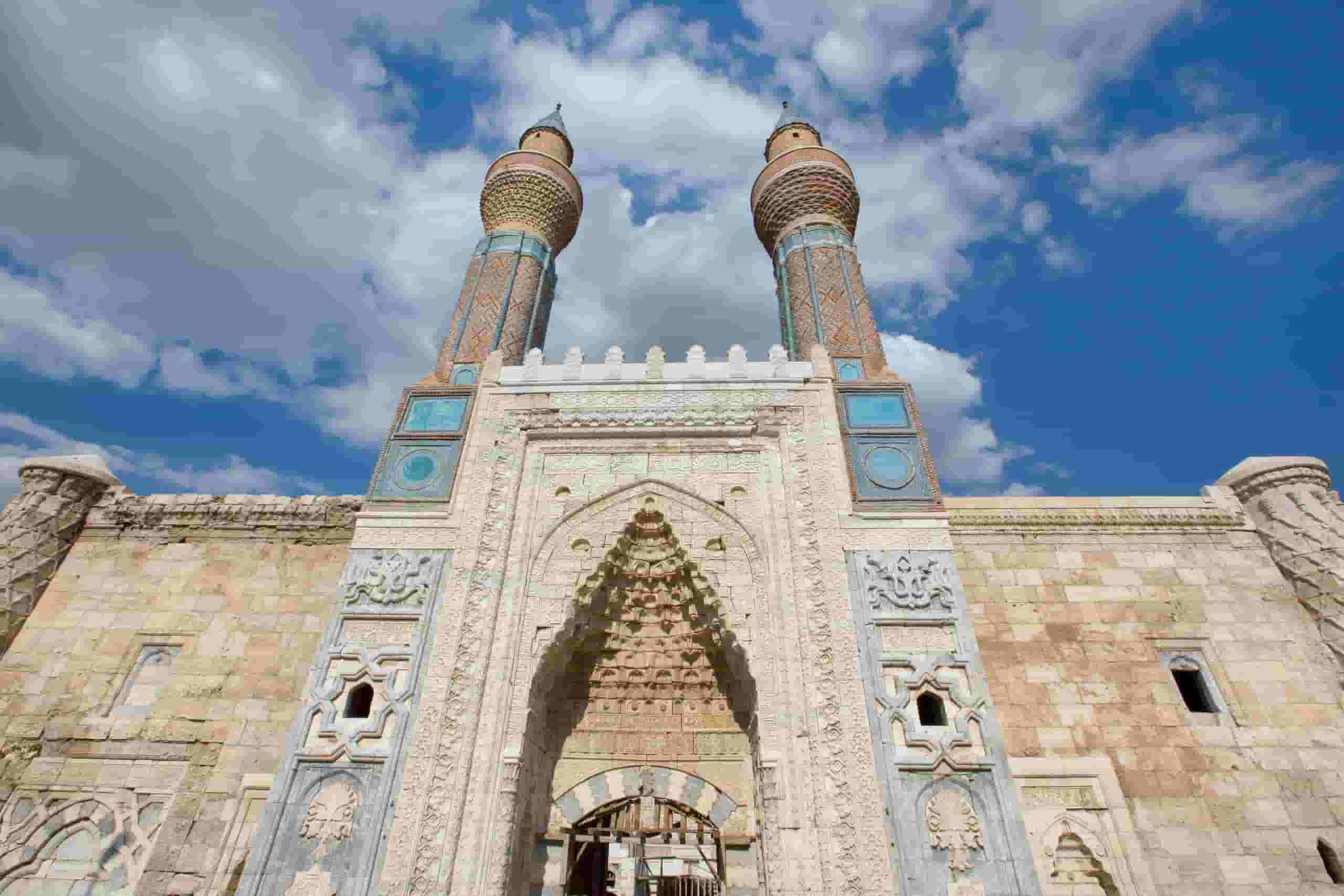 Wyszukaj tanie loty do Sivas