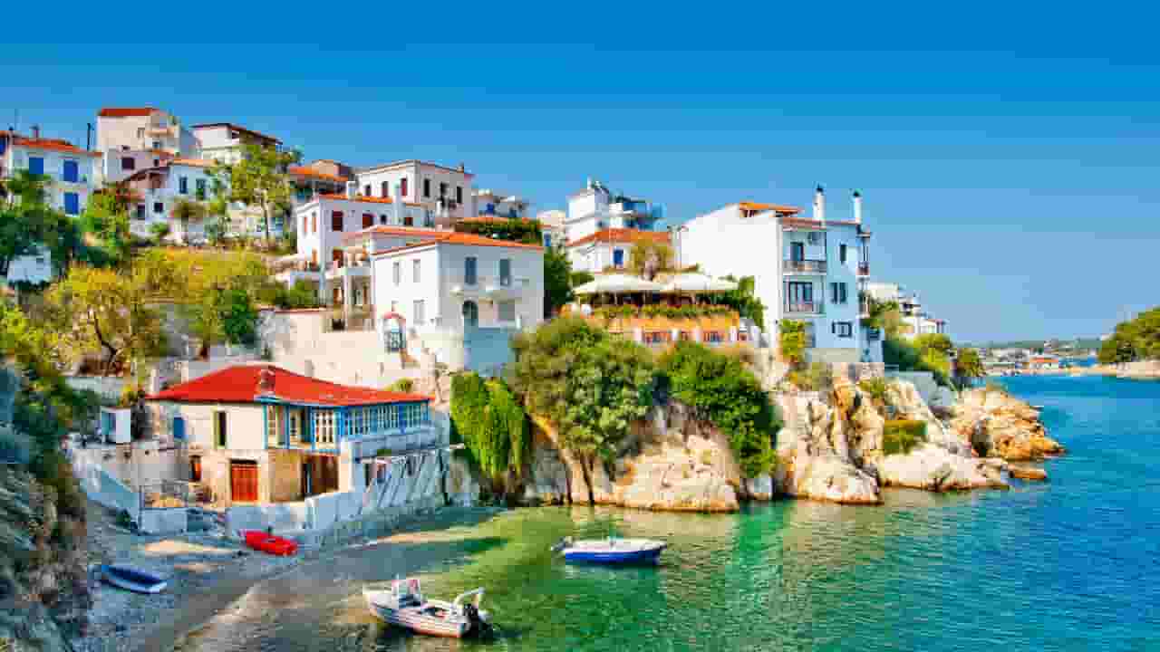 Find cheap flights to Skiathos from $449
