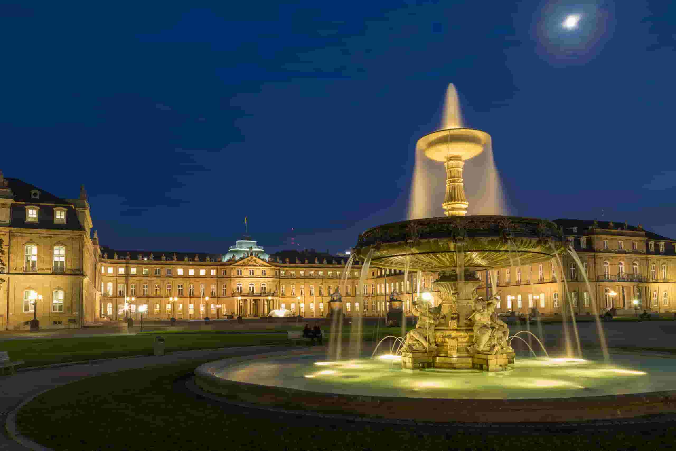 Hitta billiga flyg till Stuttgart från 3,277 kr